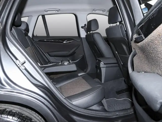 BMW X1 view 4
