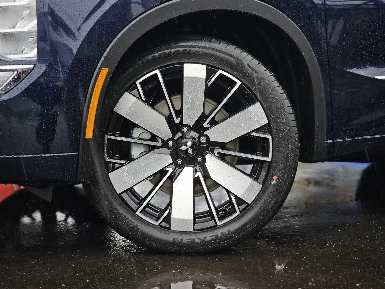Mitsubishi Outlander снимка Mitsubishi Outlander