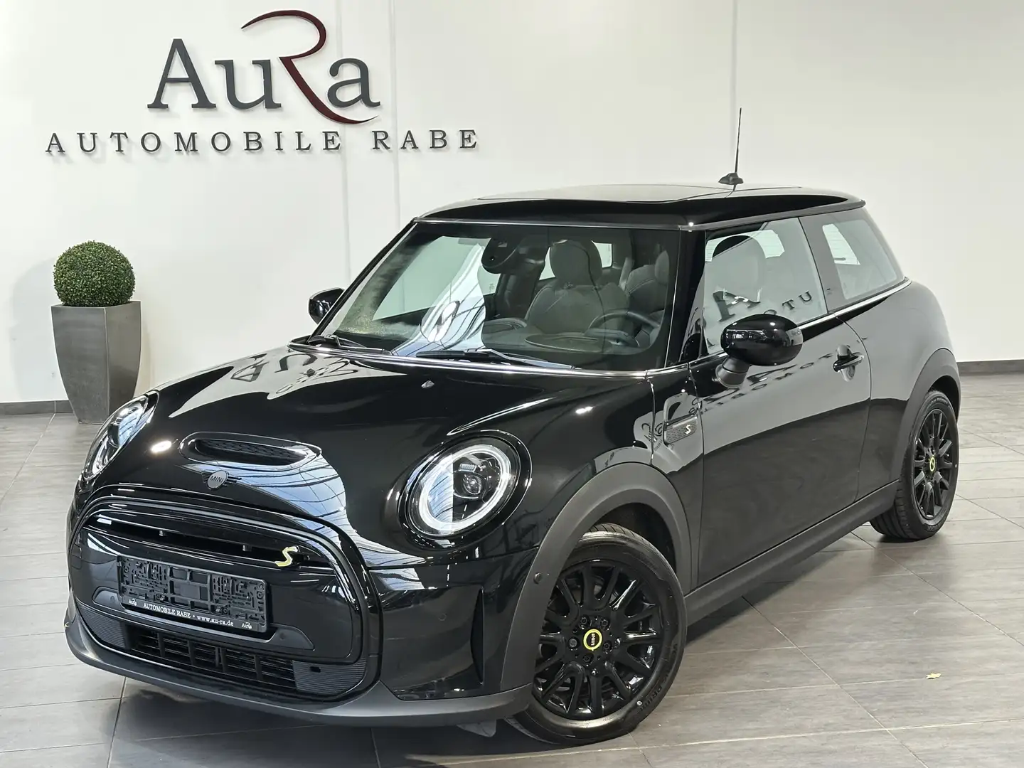 MINI Cooper SE Classic Trim NAV+LED+KAMERA+PANO+H&K Schwarz - 2