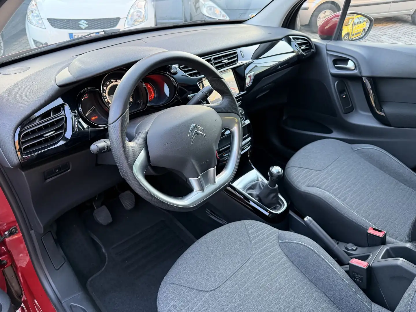 Citroen C3 C3 1.2 puretech Monna Lisa (exclusive) 82cv KM RE - 2