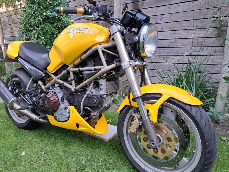 Ducati Monster 900 - foto 5