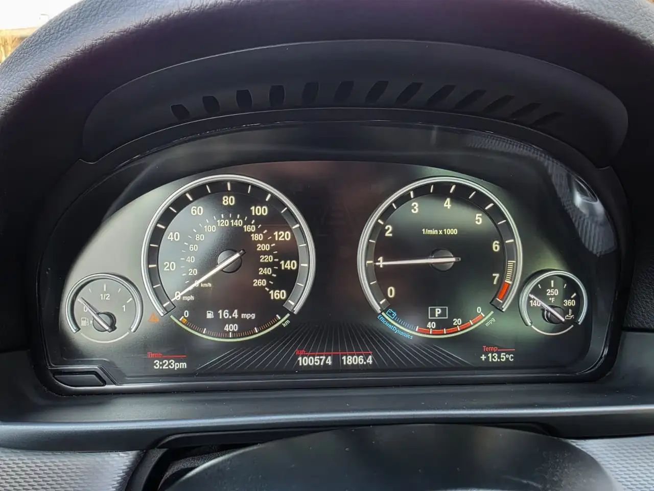 BMW 5 Series снимка BMW 5 Series