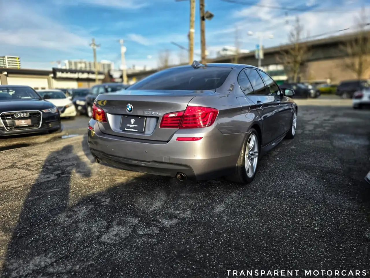 BMW 5 Series снимка BMW 5 Series