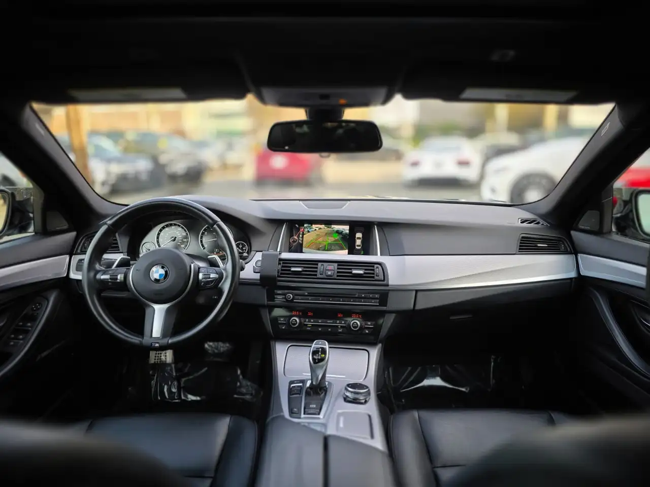 BMW 5 Series снимка BMW 5 Series