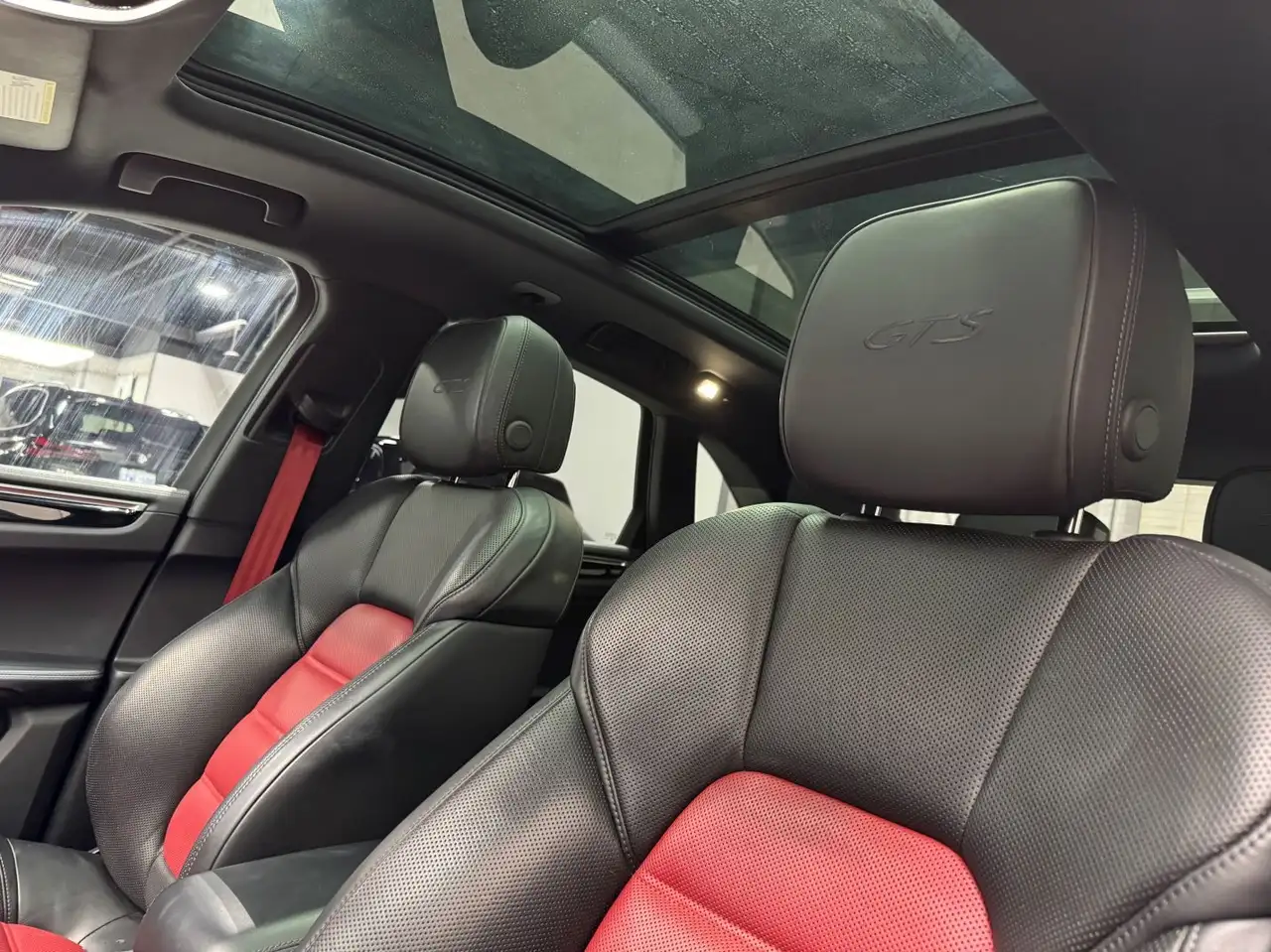 Porsche Macan снимка Porsche Macan