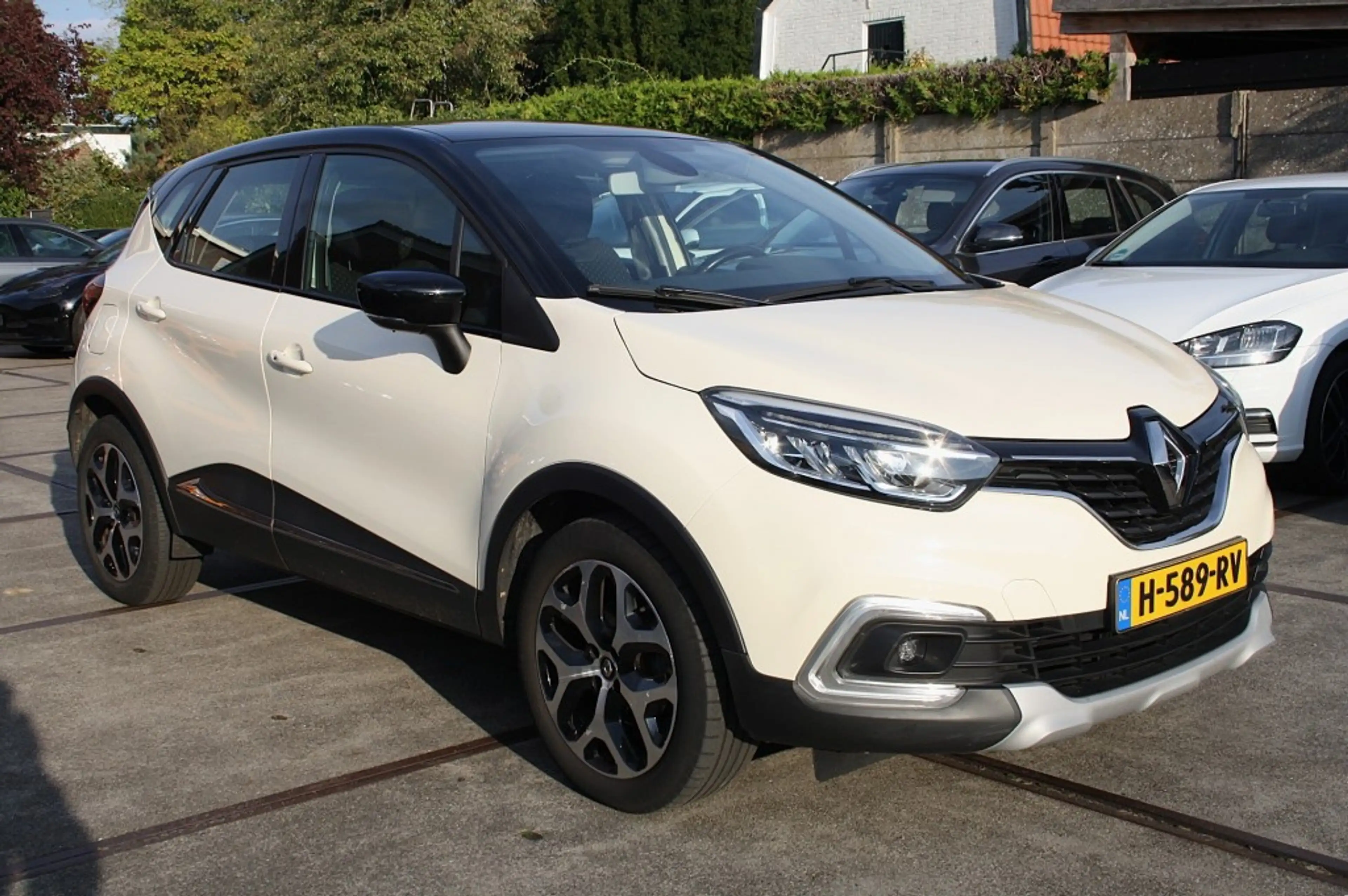 Renault Captur 1.3 TCe Intens / Camera / Cruise / Airco / LED — photo 2