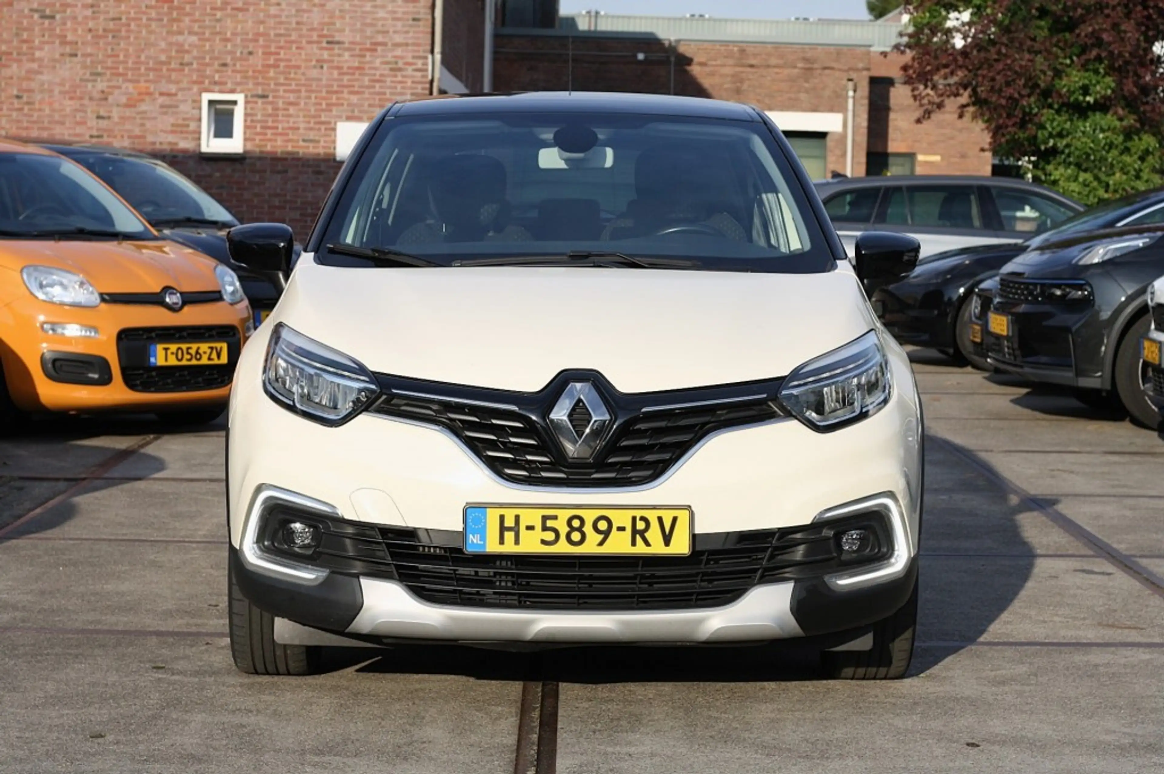 Renault Captur 1.3 TCe Intens / Camera / Cruise / Airco / LED — photo 3
