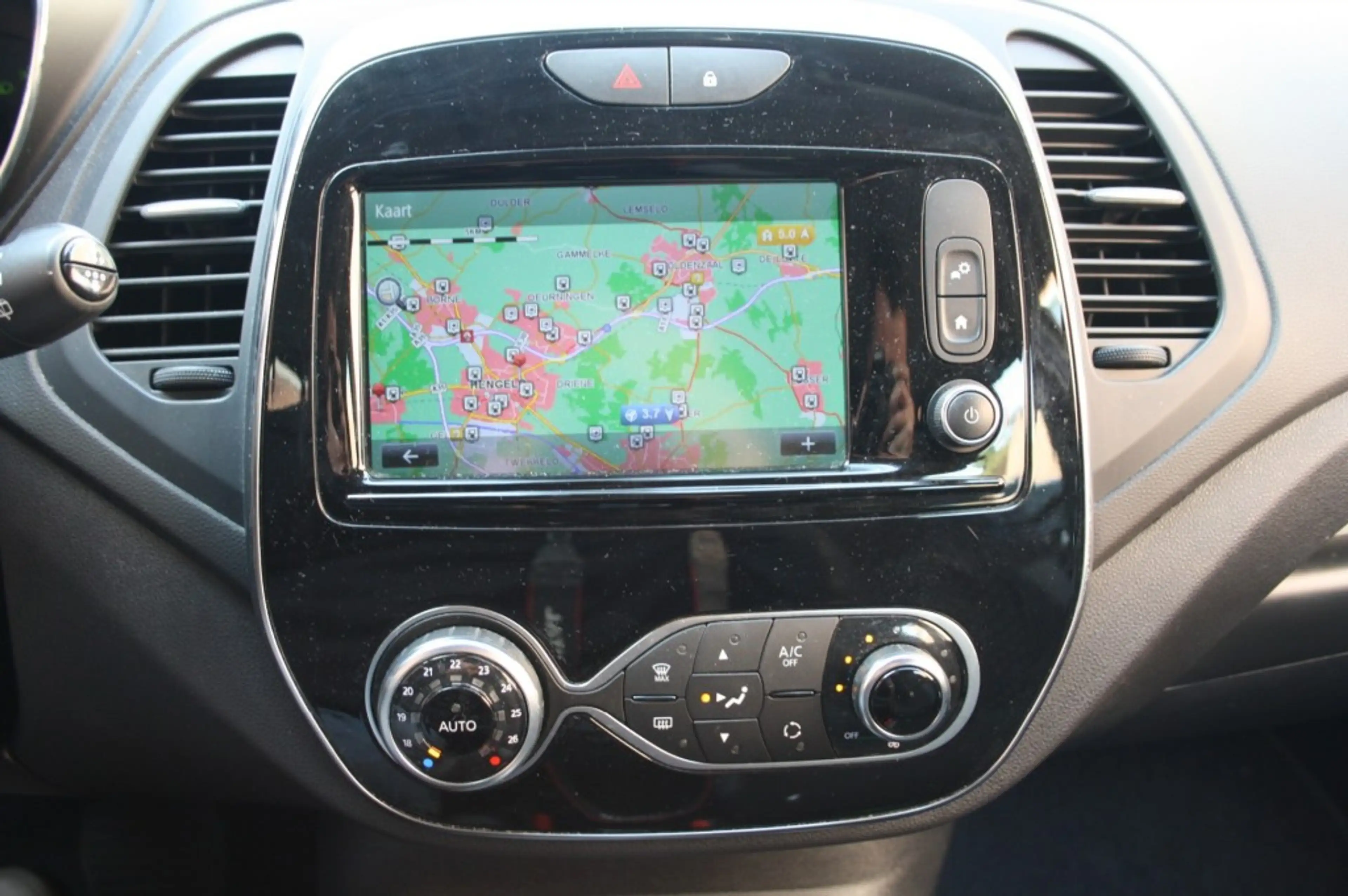 Renault Captur 1.3 TCe Intens / Camera / Cruise / Airco / LED — photo 12