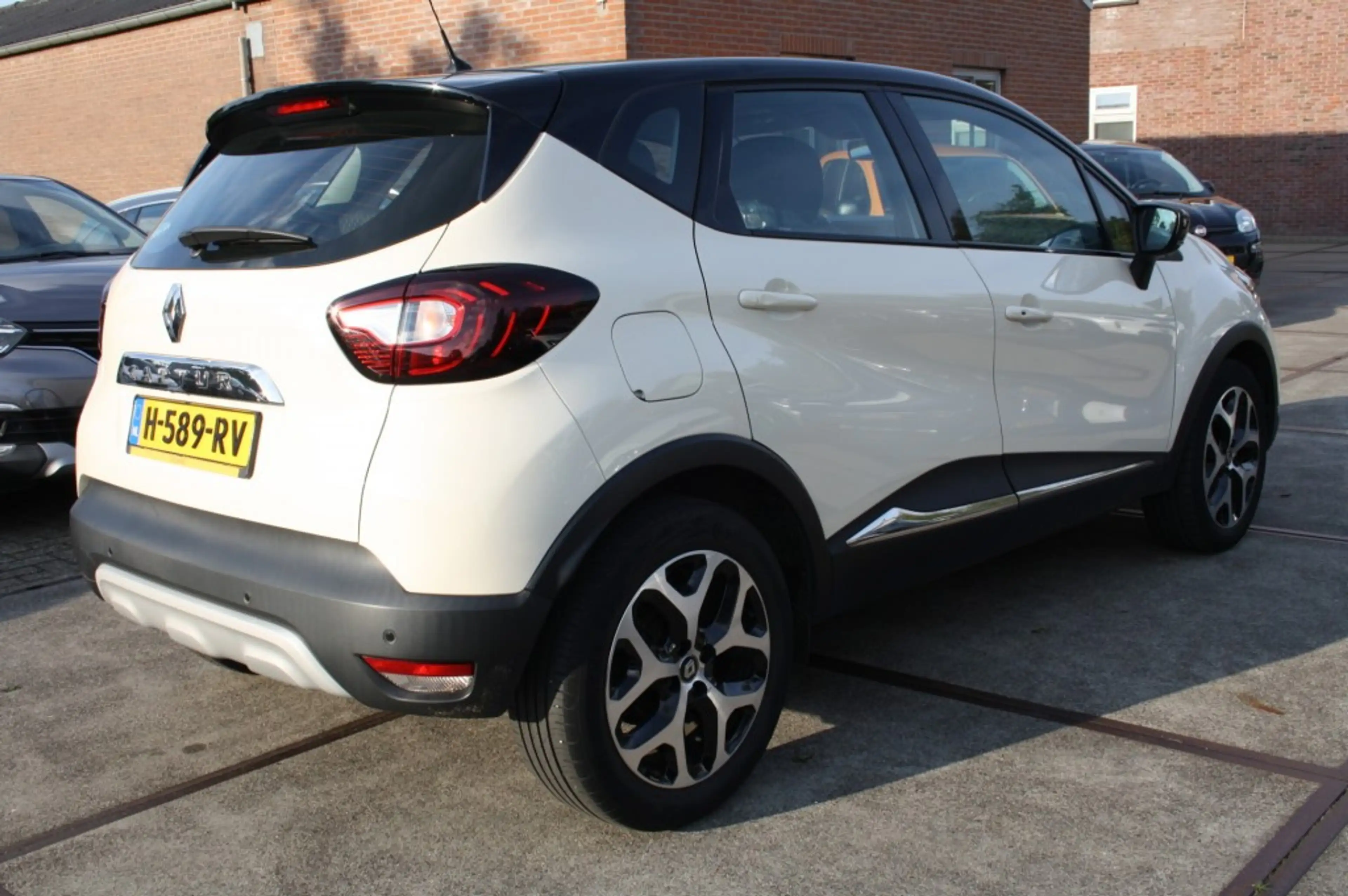 Renault Captur 1.3 TCe Intens / Camera / Cruise / Airco / LED — photo 7