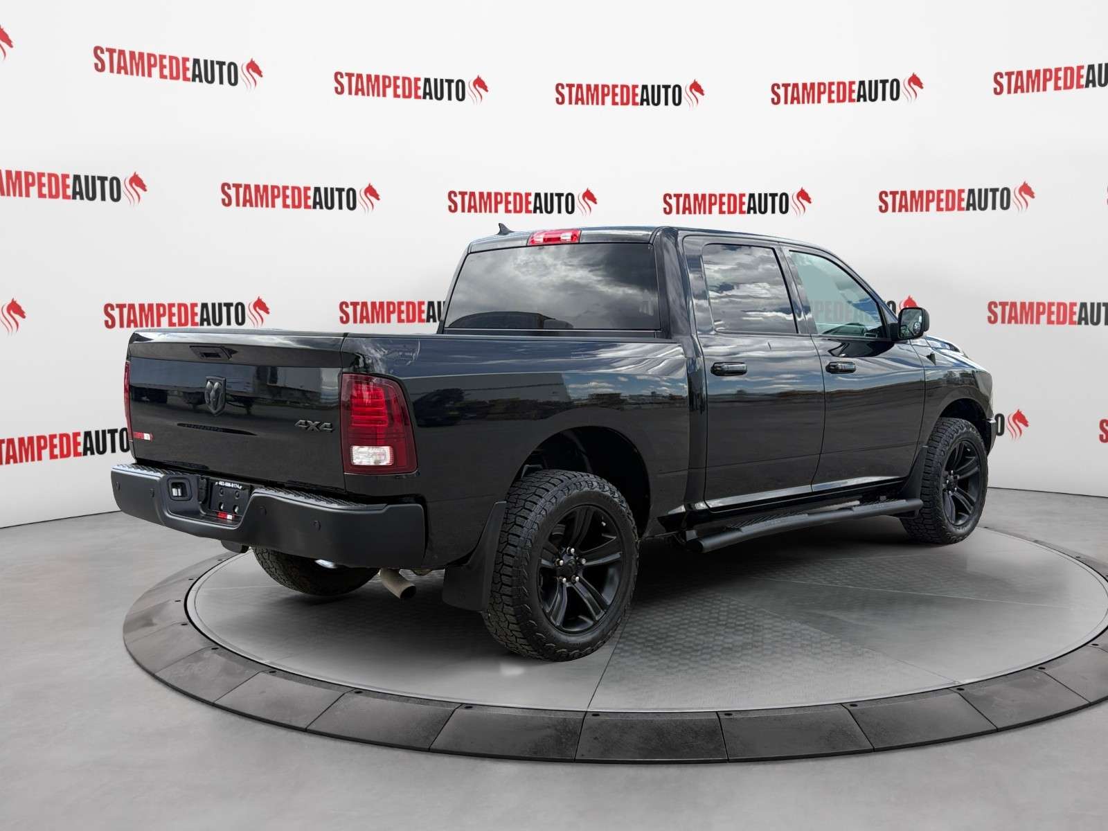 2021 RAM 1500 SLT | 4X4 | V6 | DUAL CLIMATE CONTROL | BLUETOOTH | REMOTE START | CREW CAB — снимка 1