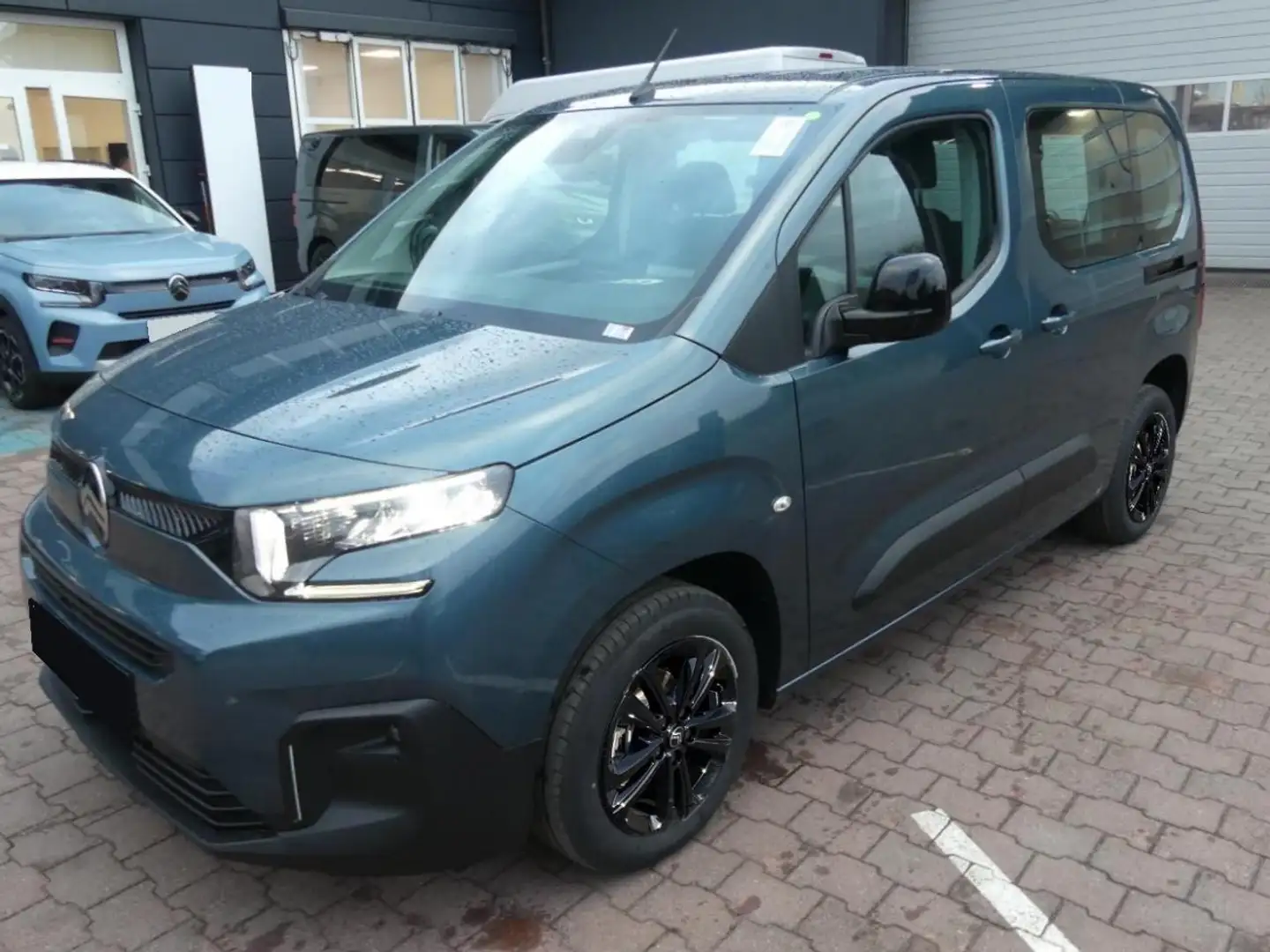 Citroen Berlingo III (2) 1.5 BlueHDi S\u0026S 130 EAT8 M PLUS N1 SA Bleu - 1