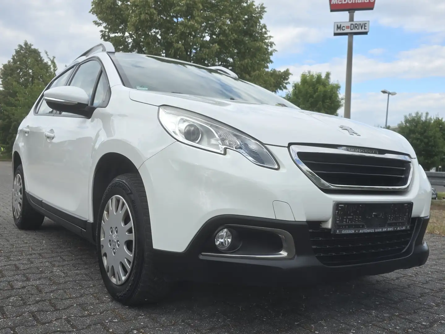Peugeot 2008 Active HDI 92 S&S Weiß - 1