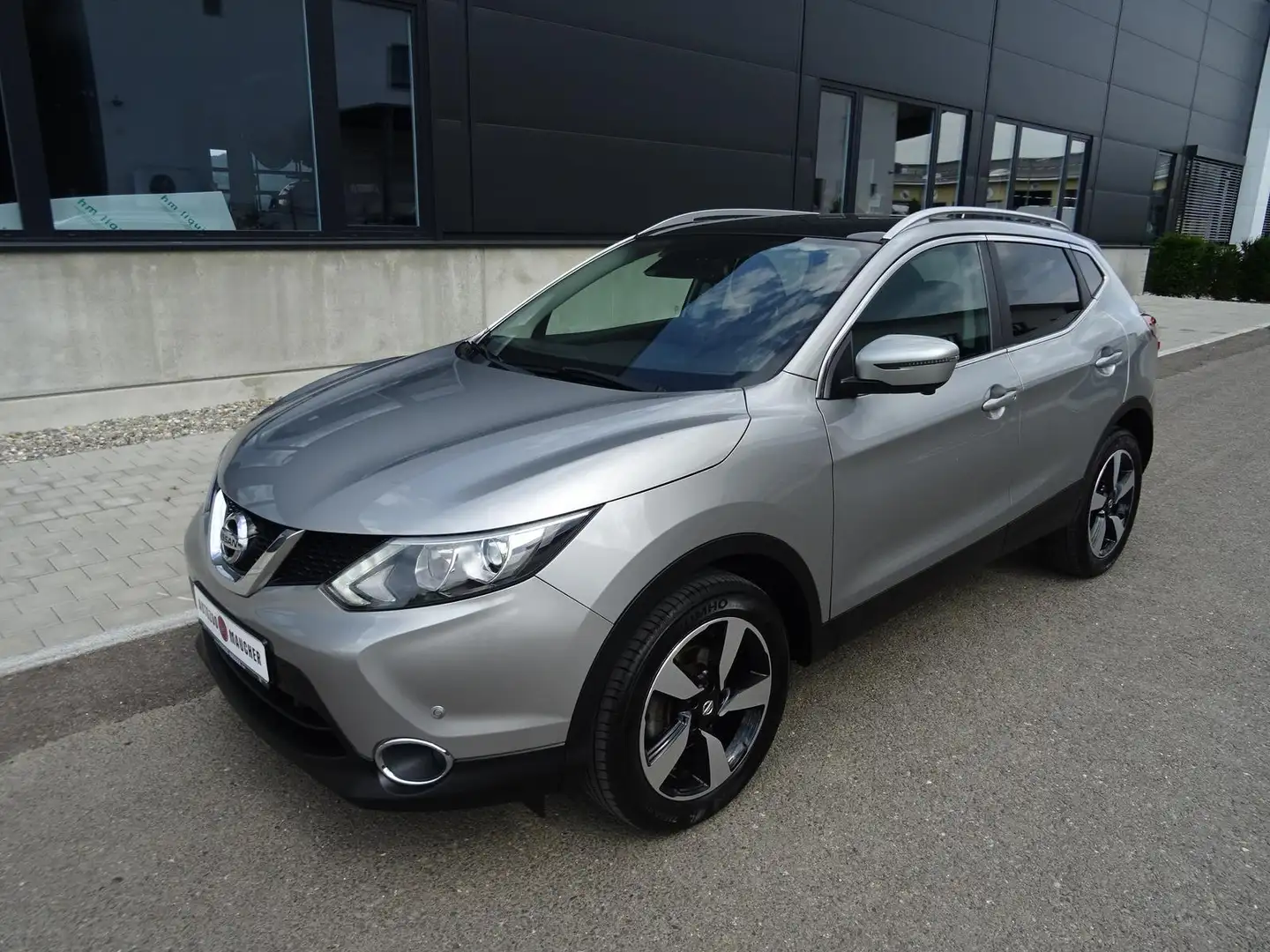 Nissan Qashqai 1.6 SUV NAVI/PANO/AHK/KAMERA/DAB Silber - 2
