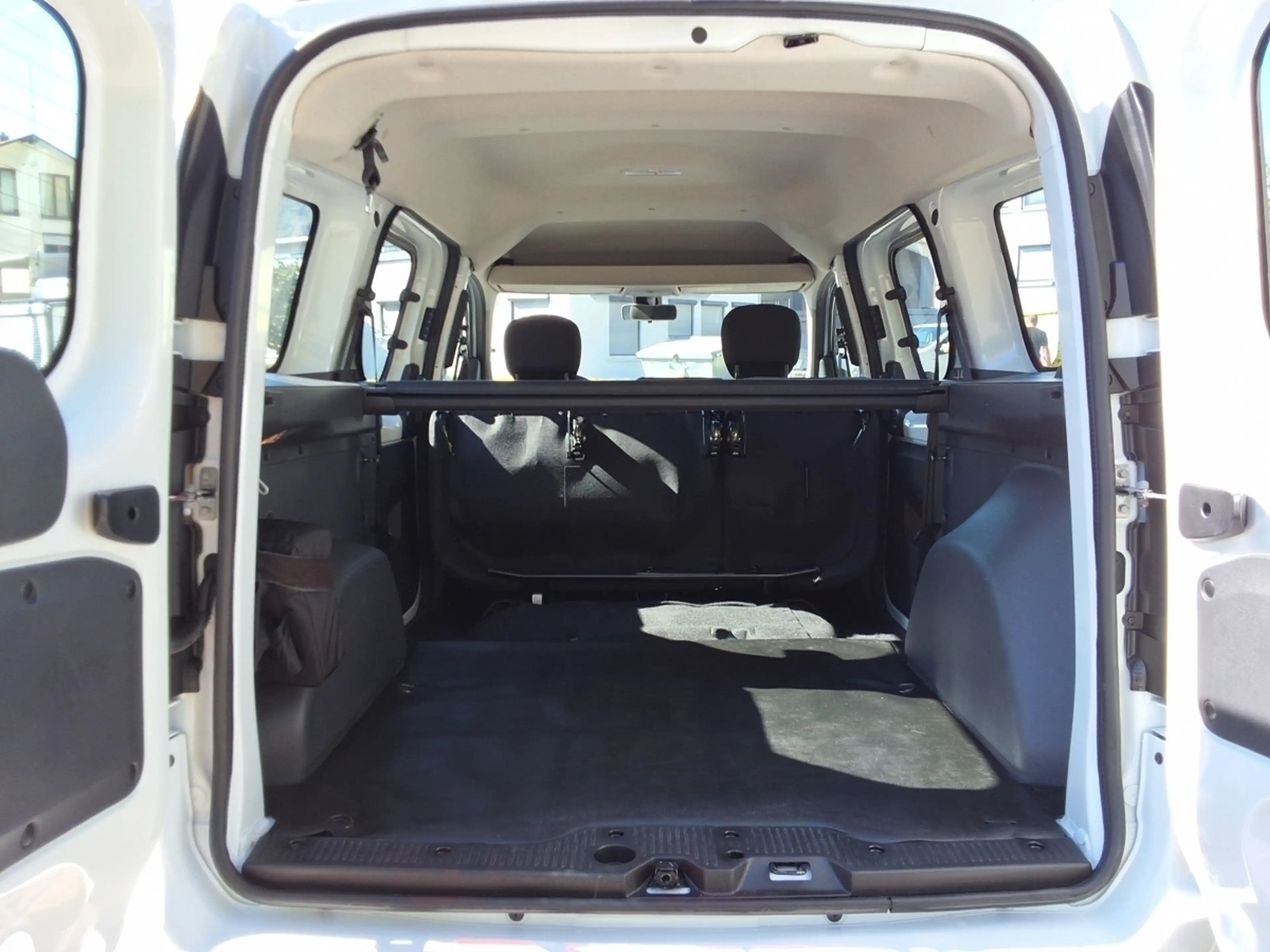 Dacia Dokker VP Comfort  Blue dCi 95 — photo 13