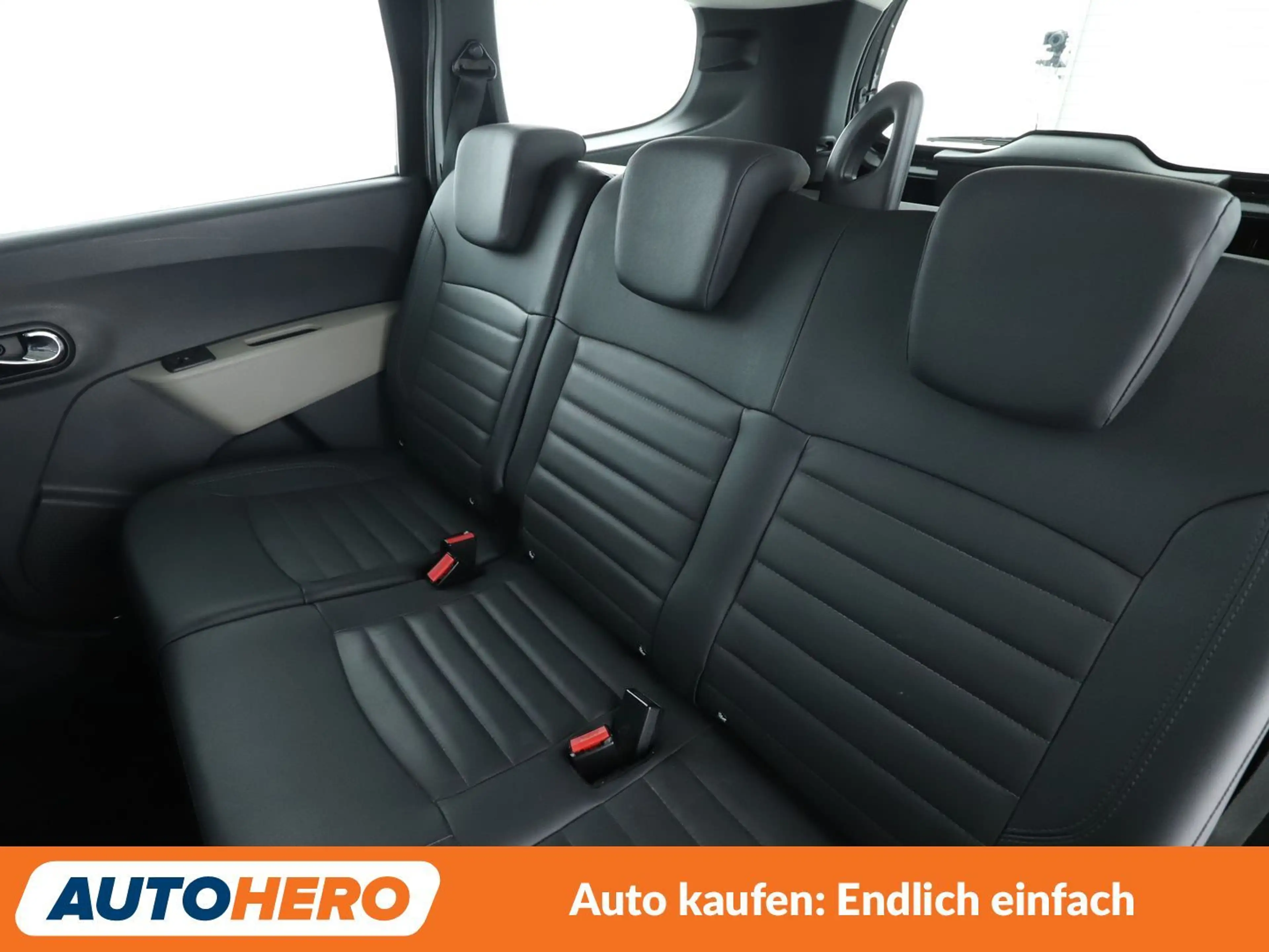 Dacia Lodgy 1.2 TCe Prestige*NAVI*PDC*SHZ*AHK*KLIMA*TEMPO* — photo 14