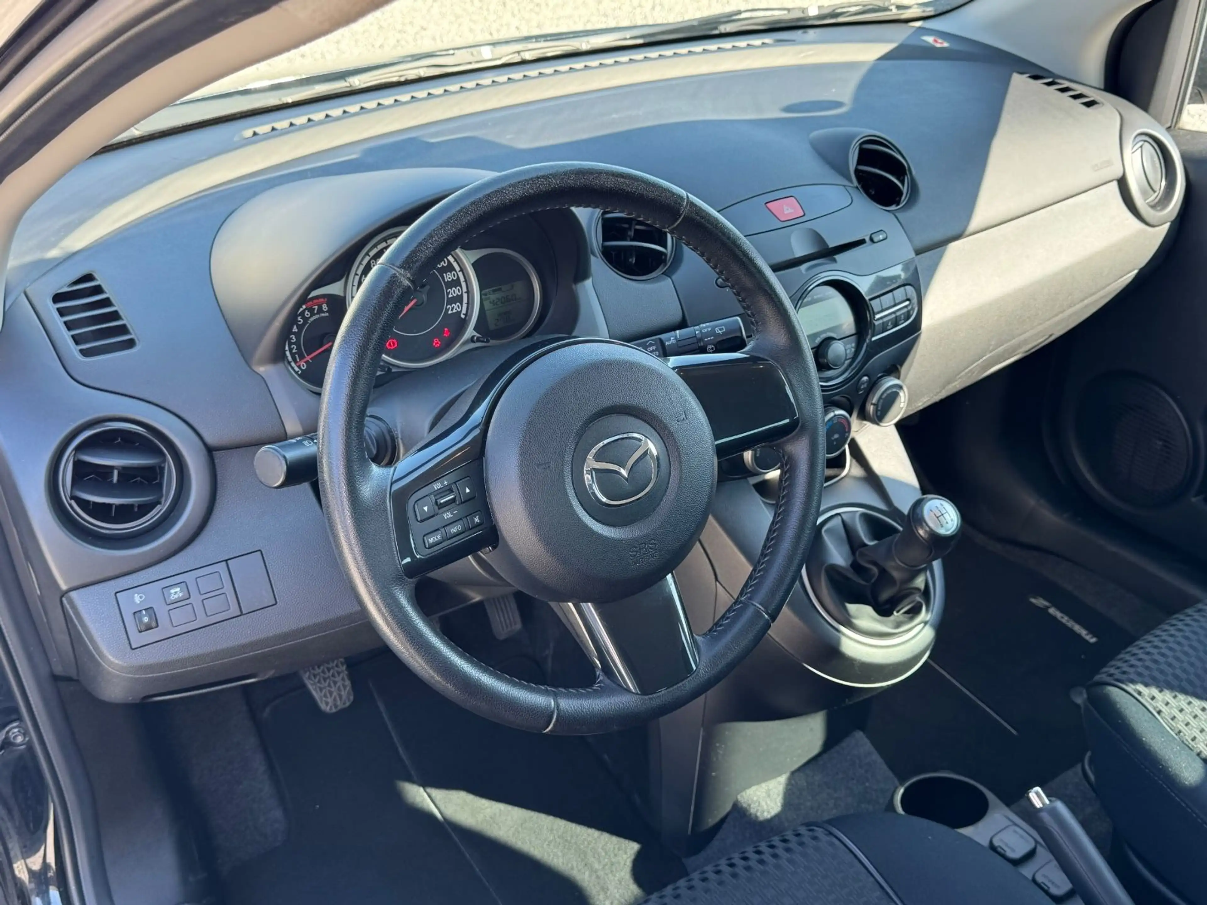 Mazda 2 Lim. 1.3 Sendo Shz Pdc Klimaauto. TüV&Service — photo 12
