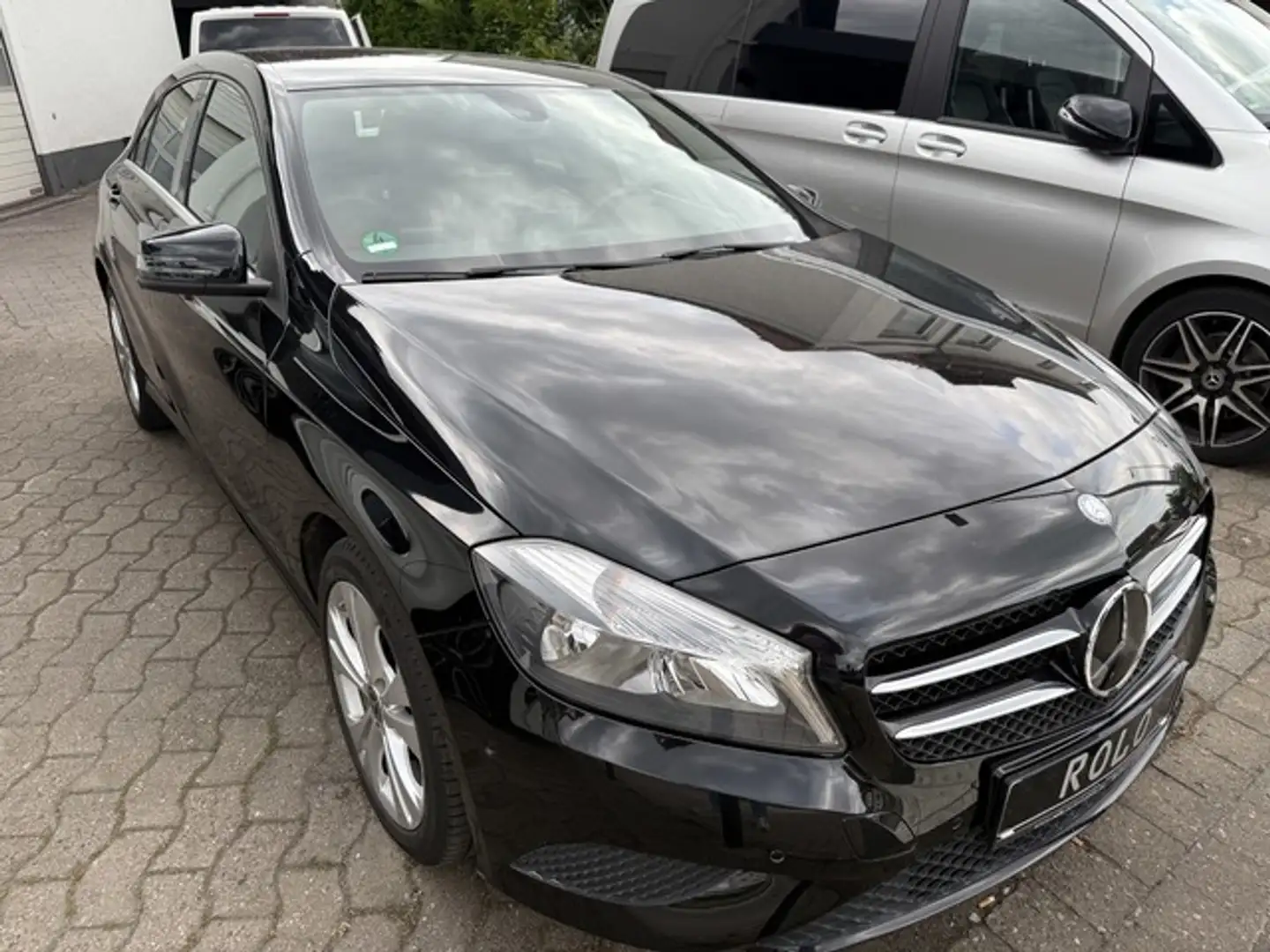 Mercedes-Benz A 180 Style  Navi Leder PDC LED 17 Zoll Noir - 2