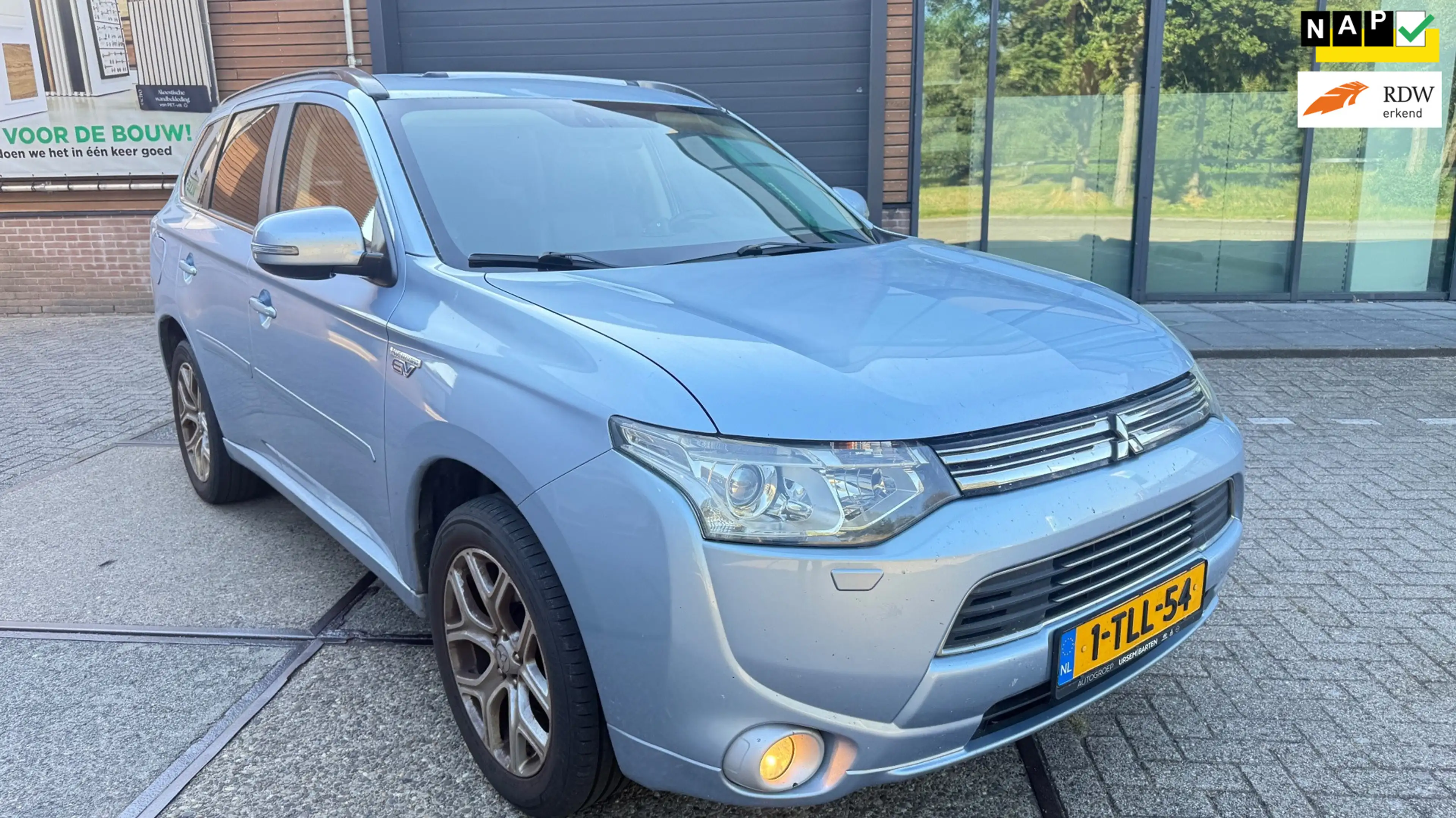 Mitsubishi Outlander 2.0 PHEV instyle