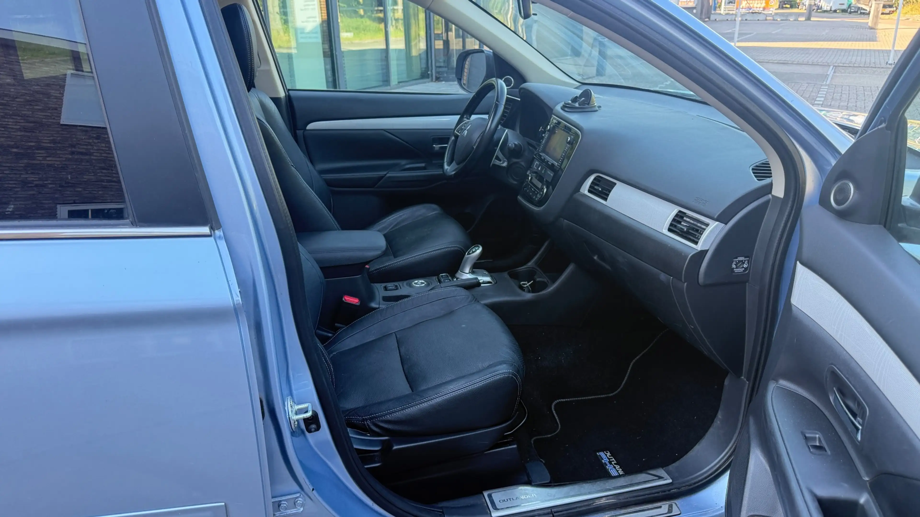 Mitsubishi Outlander 2.0 PHEV instyle — photo 7