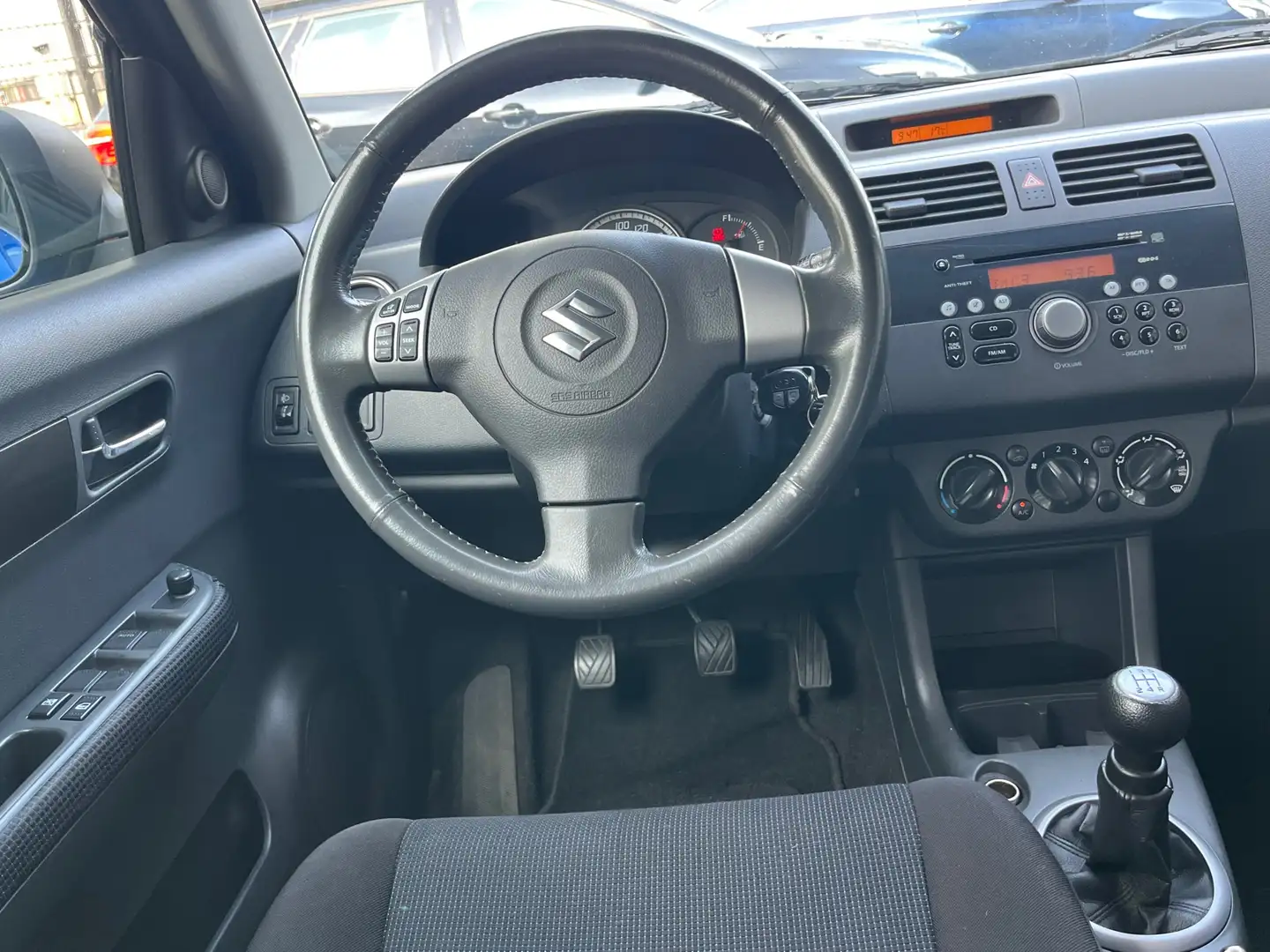 Suzuki Swift 1.3 93PK Shogun 5 deuren Airco,Stuurb.,Radio/CdSpe Blau - 2