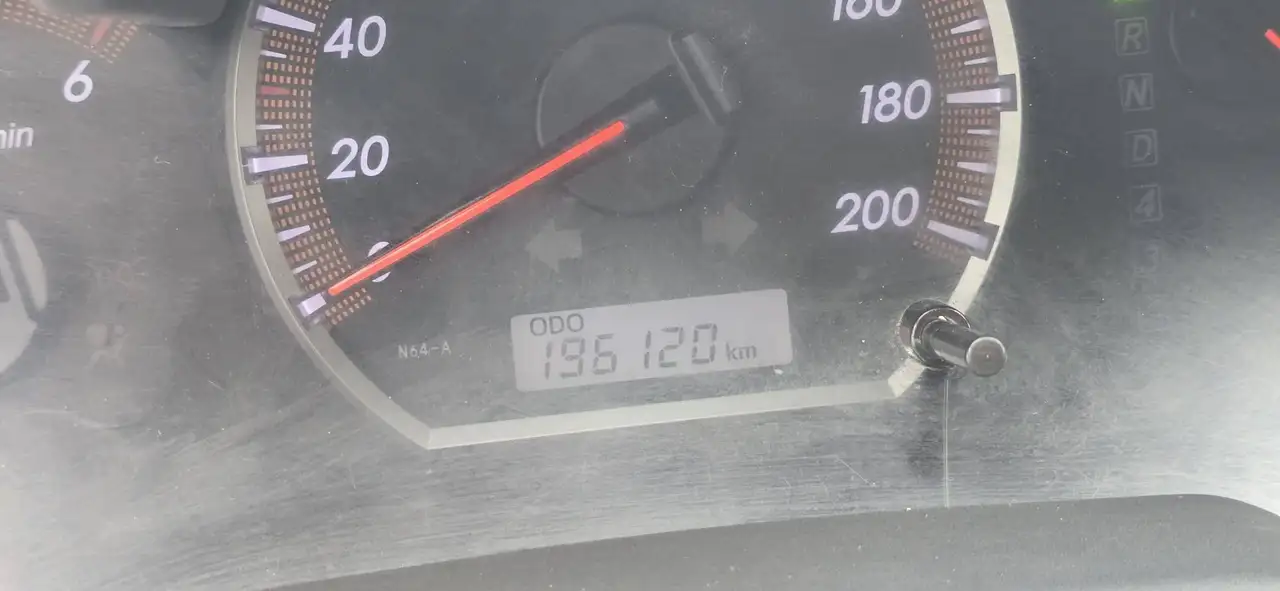 Toyota Hilux 3.0 D-4D 171 ch 4WD SRX • Double cabine • Boîte auto • Cuir • GPS • Attelage