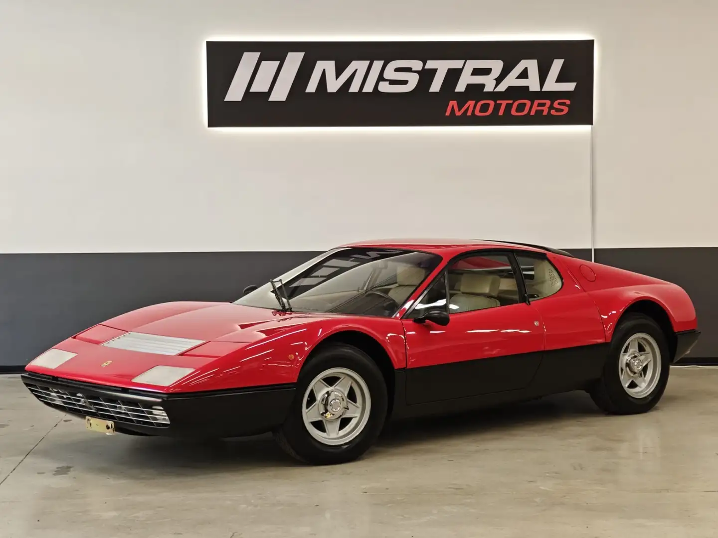 Ferrari 365 4.4 Gt4 BB Червоний - 1