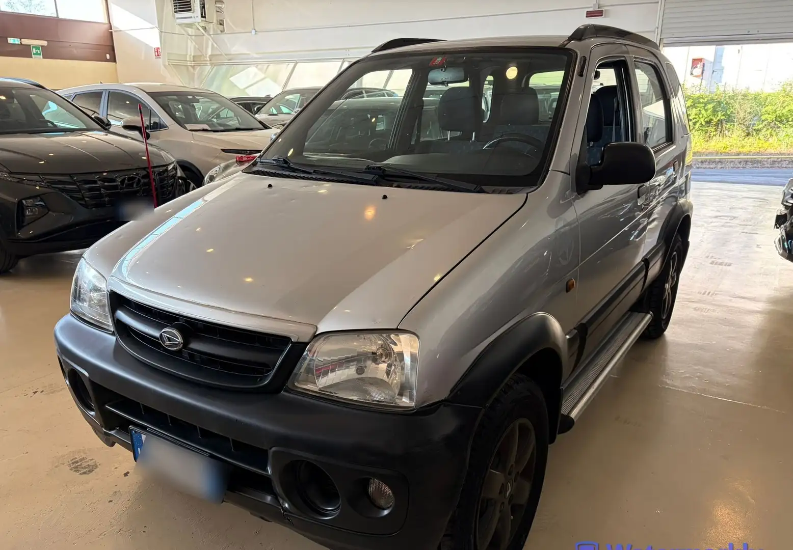 Daihatsu Terios 1.3 Benzina 4x4 Plateado - 1