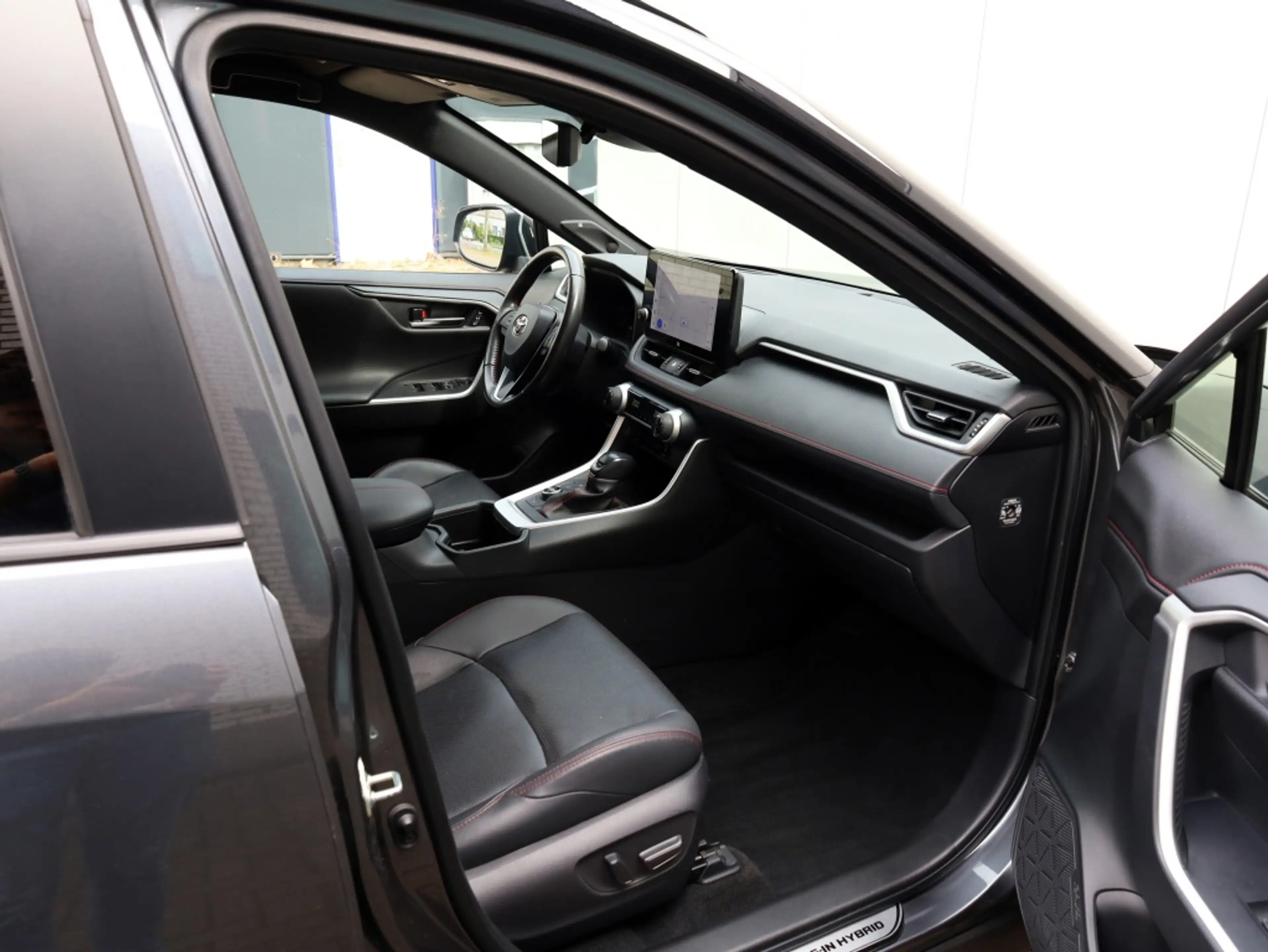 Toyota RAV 4 2.5 Plug-in Hybrid Bi-Tone+ | 360 Camera | Stoelve — photo 11