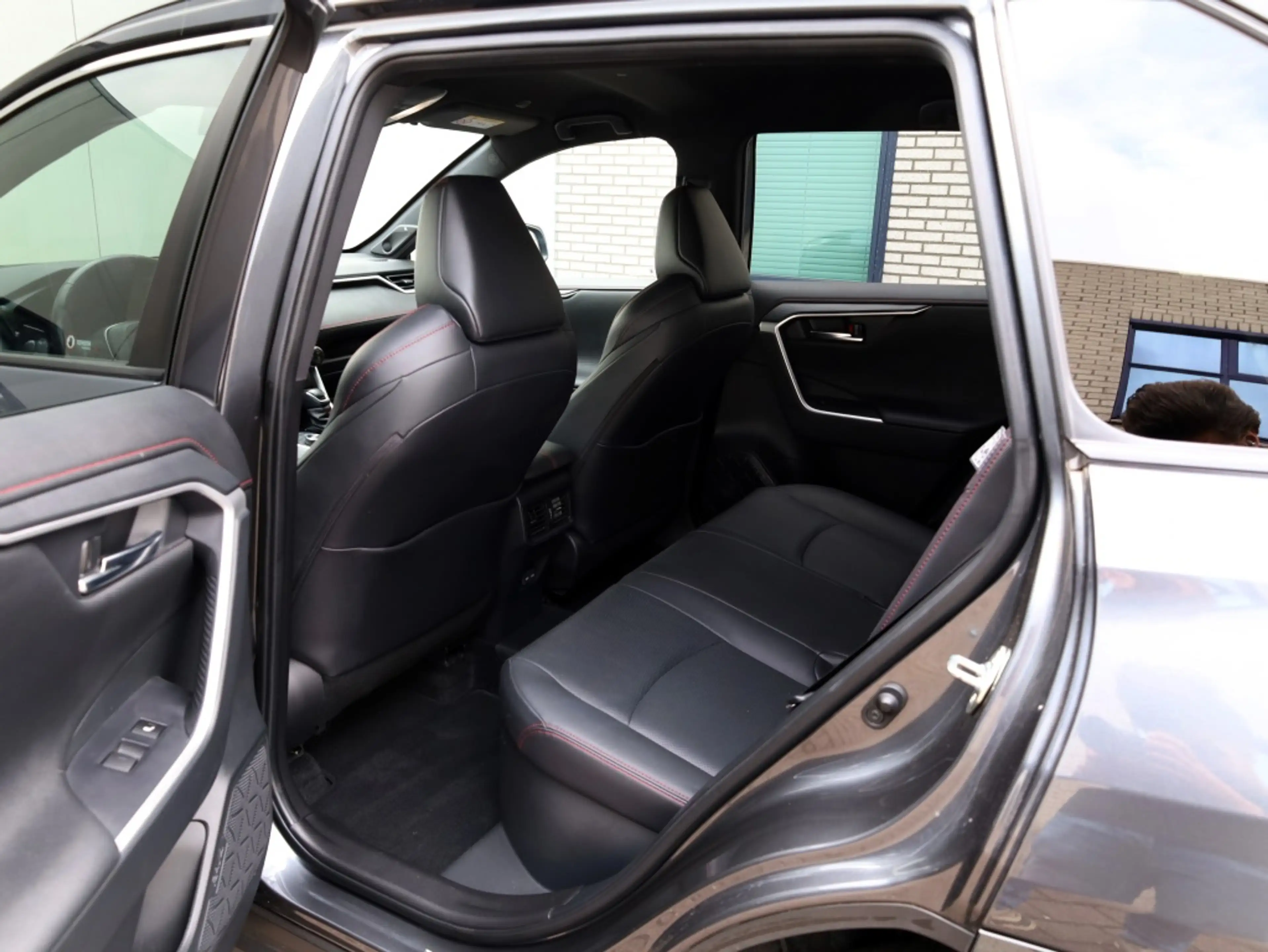 Toyota RAV 4 2.5 Plug-in Hybrid Bi-Tone+ | 360 Camera | Stoelve — photo 13