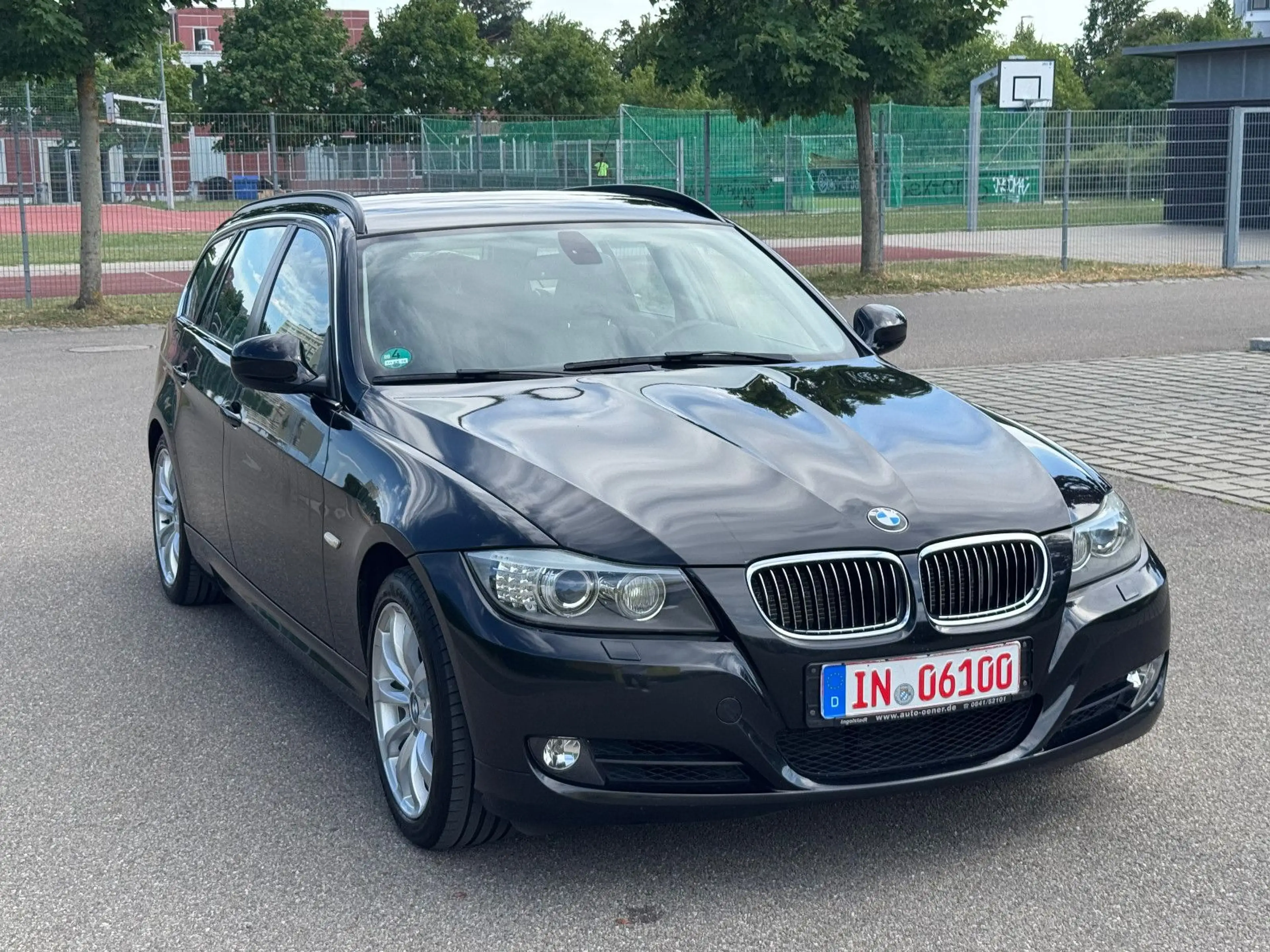 BMW 325 i Touring*Klima*SHZ*Xenon*Alufelgen* — photo 4
