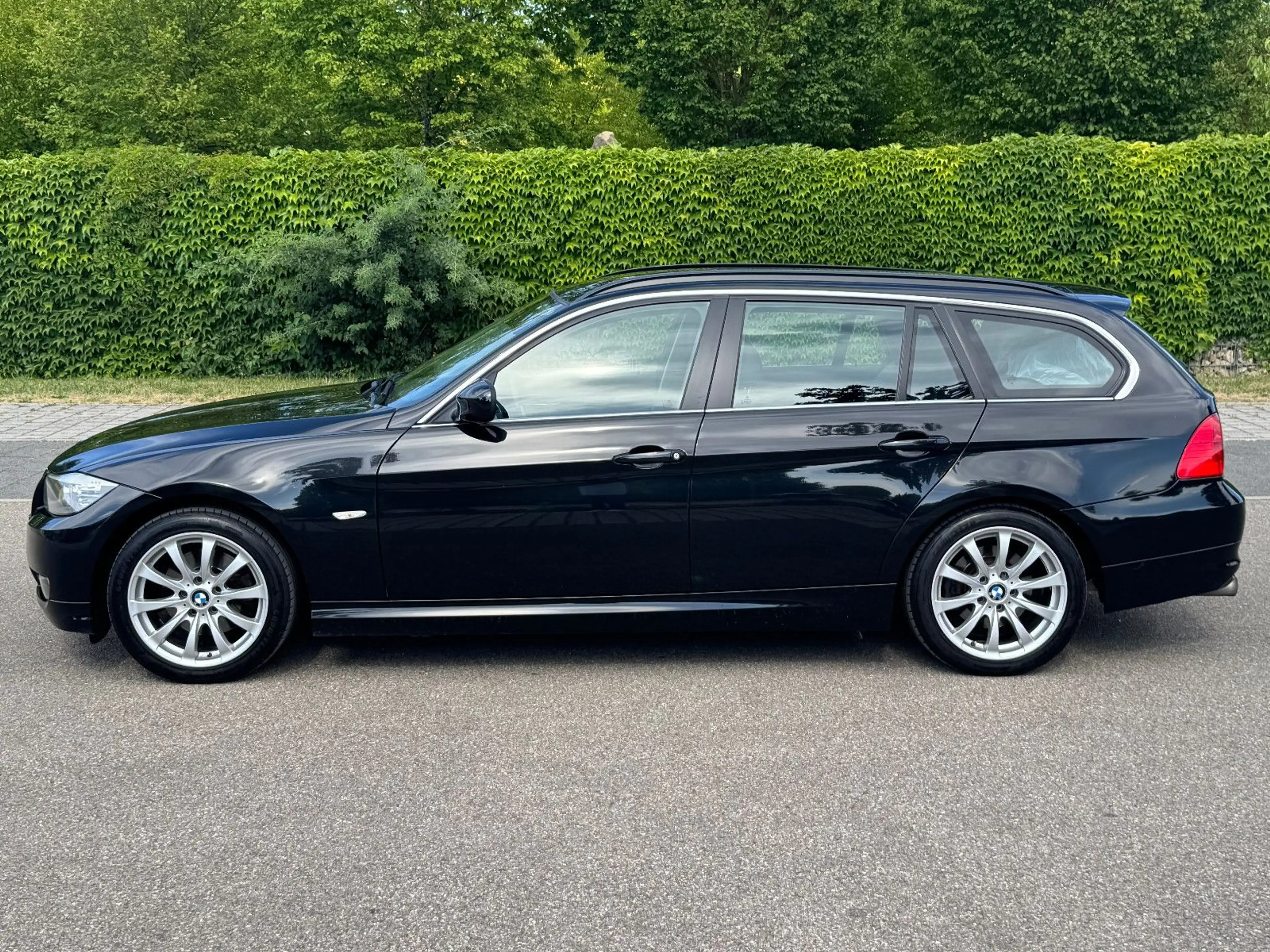 BMW 325 i Touring*Klima*SHZ*Xenon*Alufelgen* — photo 11
