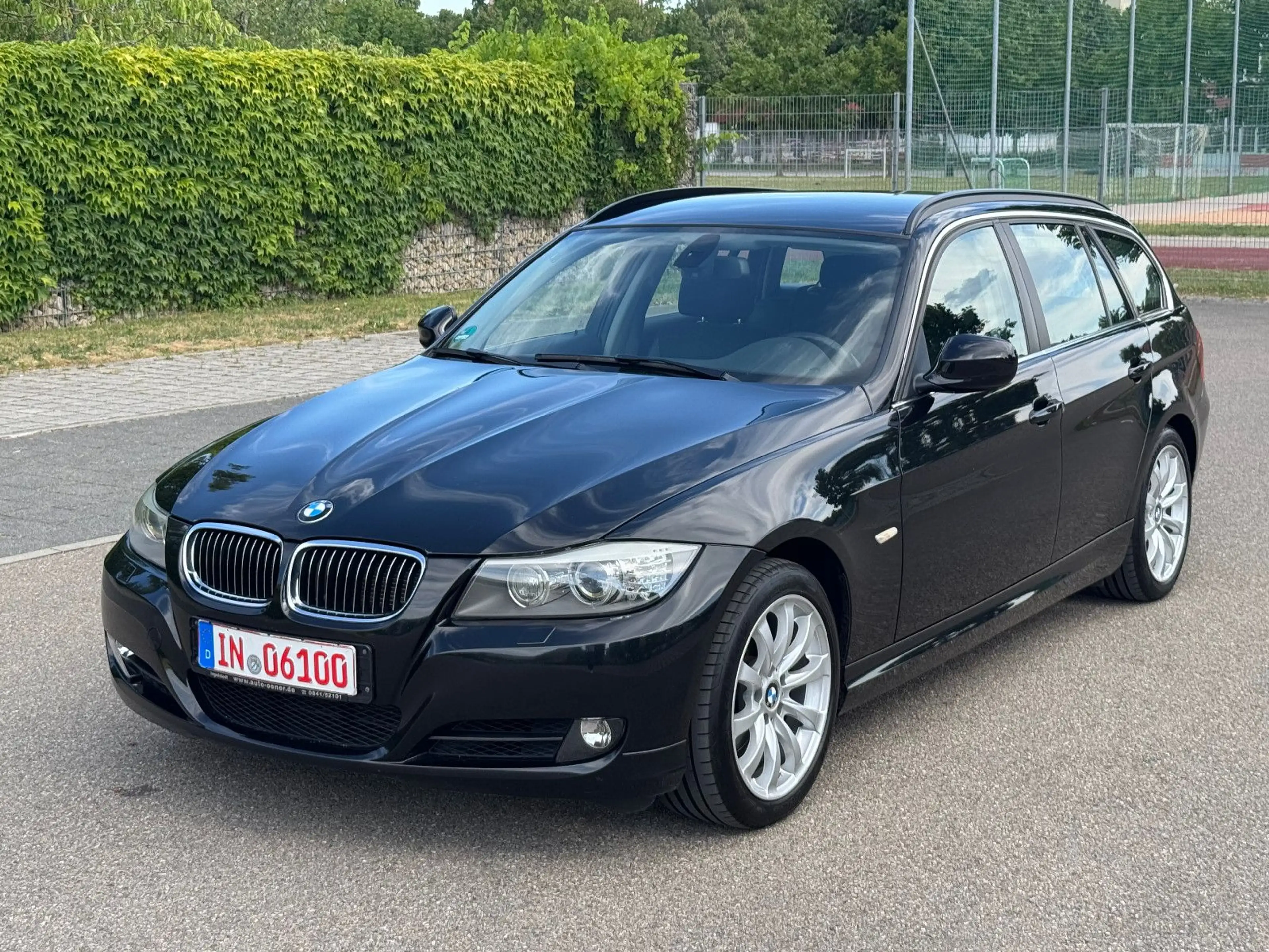 BMW 325 i Touring*Klima*SHZ*Xenon*Alufelgen* — photo 2