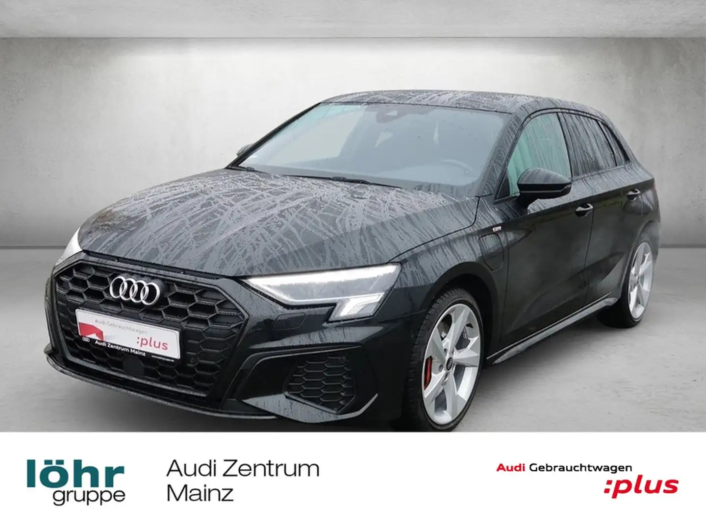 Audi A3 Sportback S line 45 TFSI e S tronic Schwarz - 1