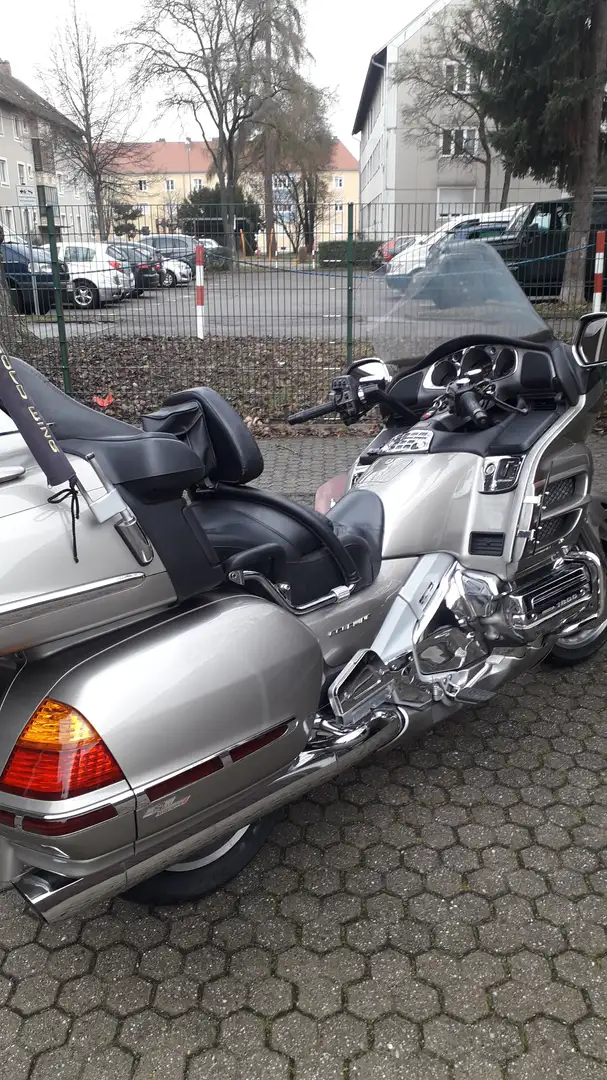 Honda GL 1800 Béžová - 1