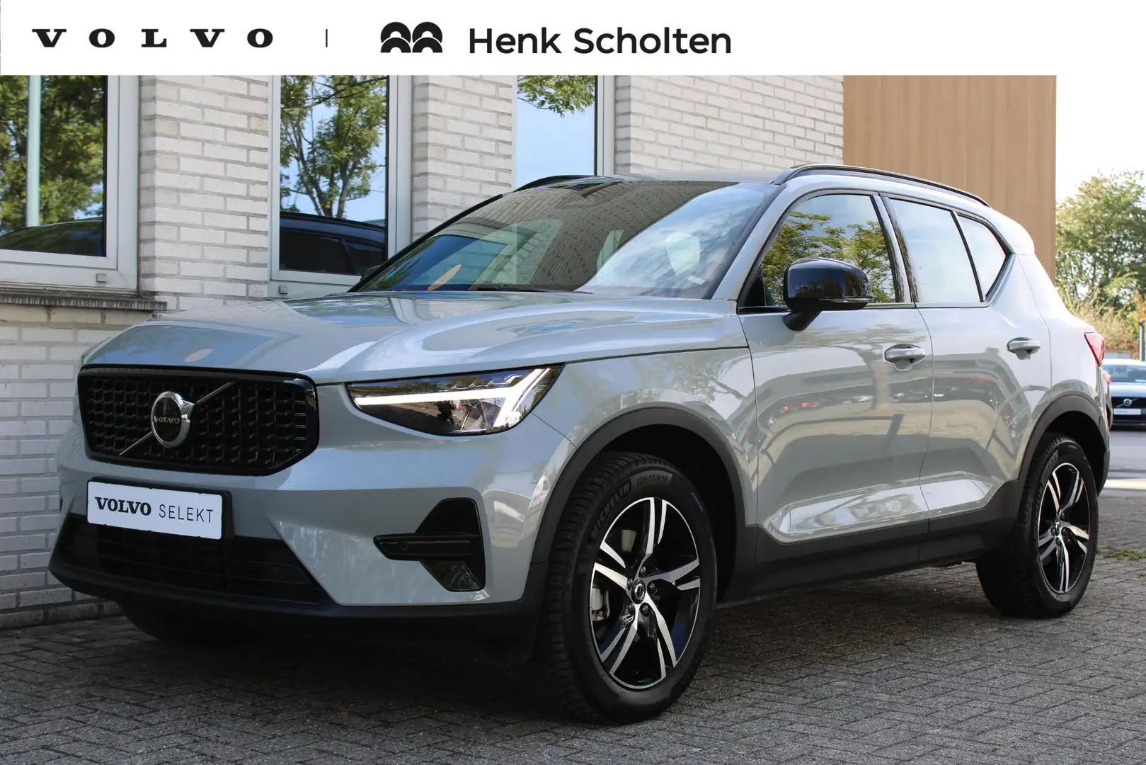 Volvo XC40 B4 Automaat Plus Dark | Vapour Grey Metallic | All Gris - 1