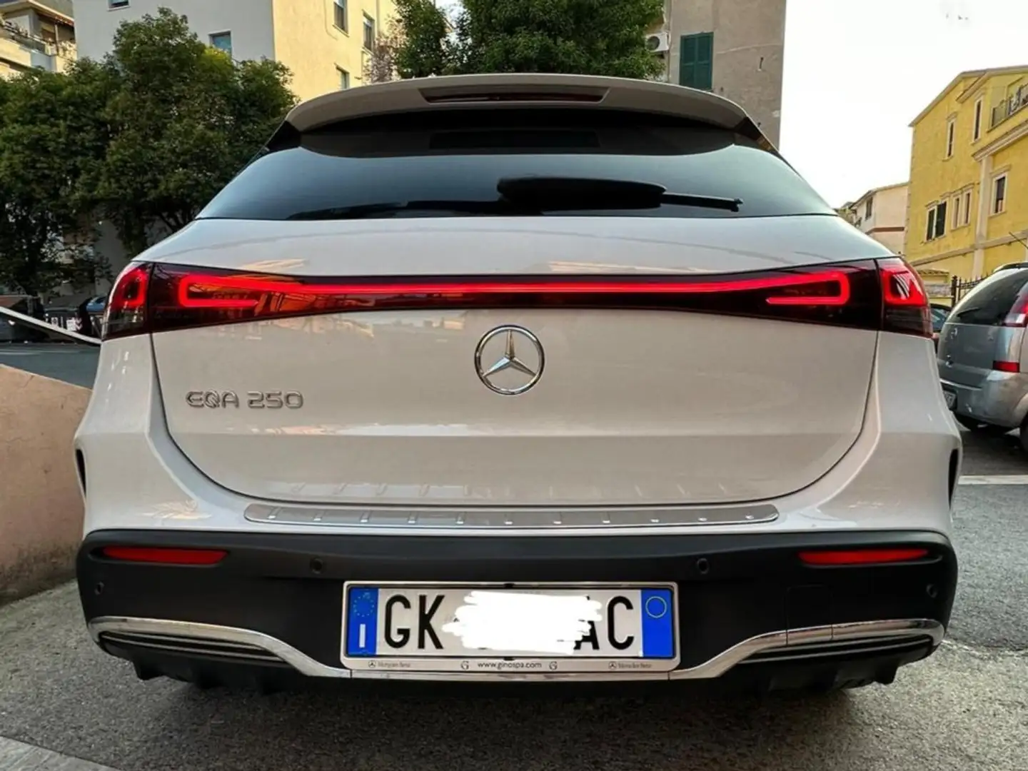 Mercedes-Benz EQA 250 EQA 250 Premium Pro TETTO PELLE KEY NAVI  UNIPRO Bianco - 2