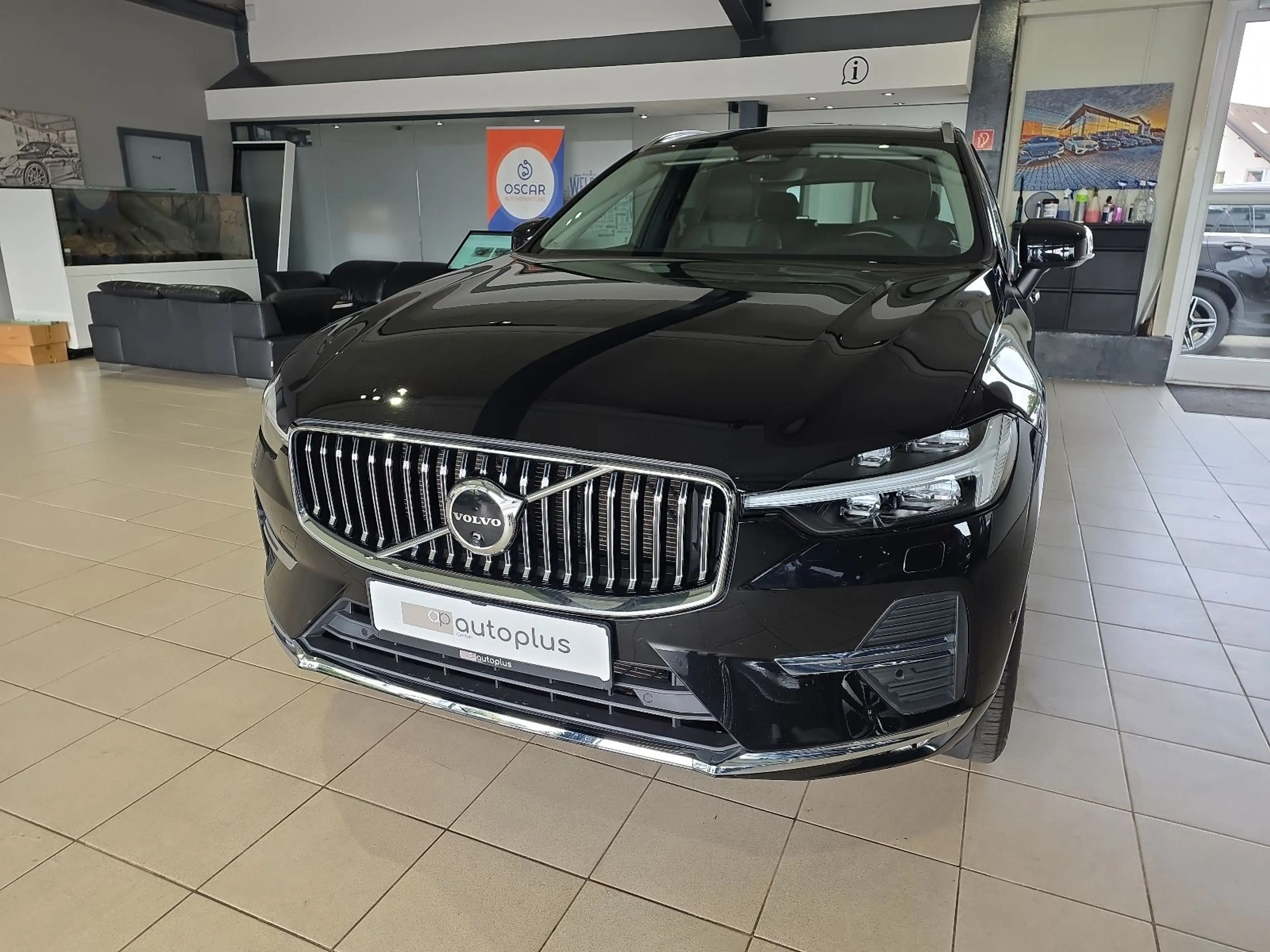 Volvo XC60 B5 Inscription ACC Sitzbelüftung 360° Pano — photo 2