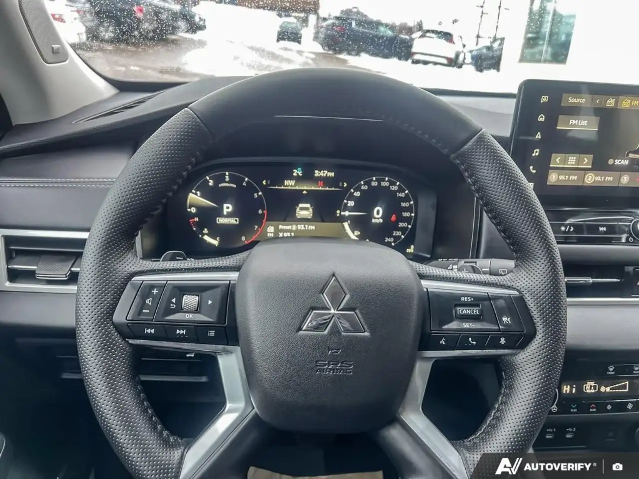 Mitsubishi Outlander снимка Mitsubishi Outlander