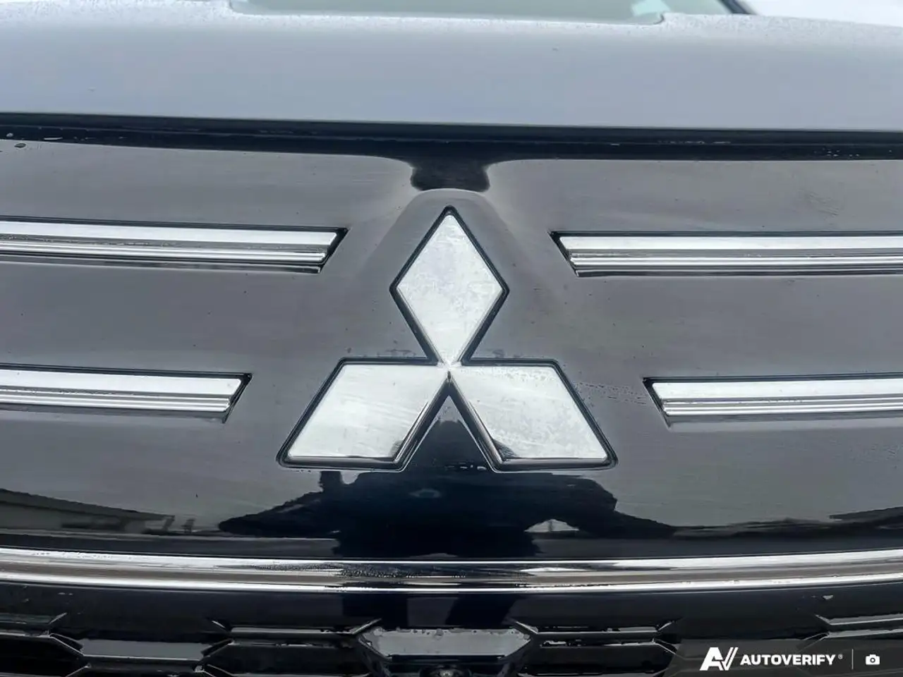 Mitsubishi Outlander снимка Mitsubishi Outlander