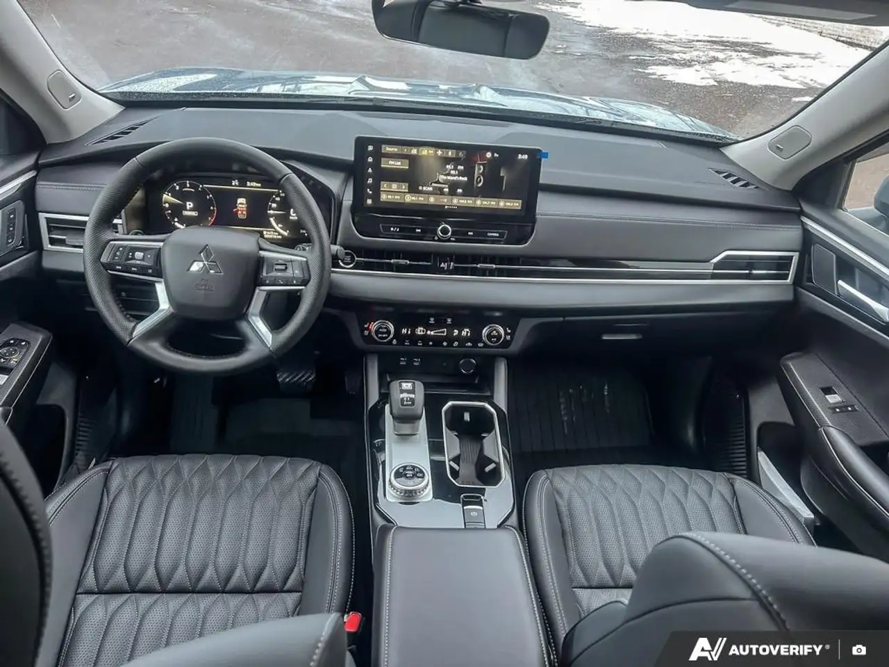 Mitsubishi Outlander снимка Mitsubishi Outlander