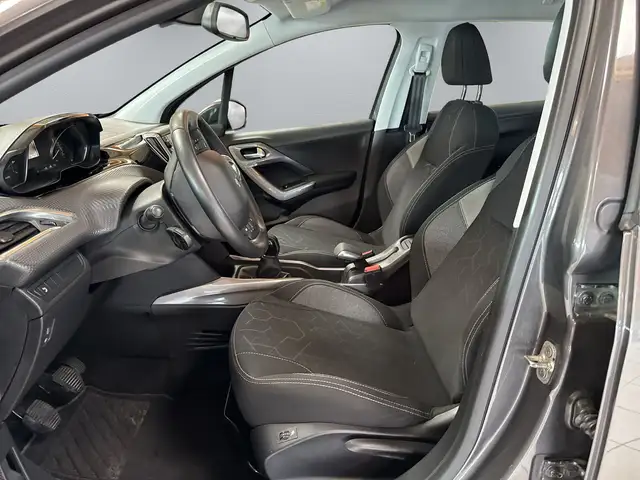 Peugeot 2008 view 11