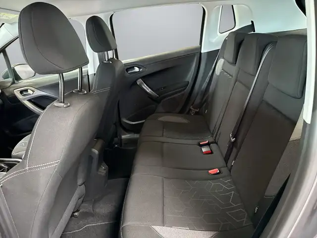 Peugeot 2008 view 12