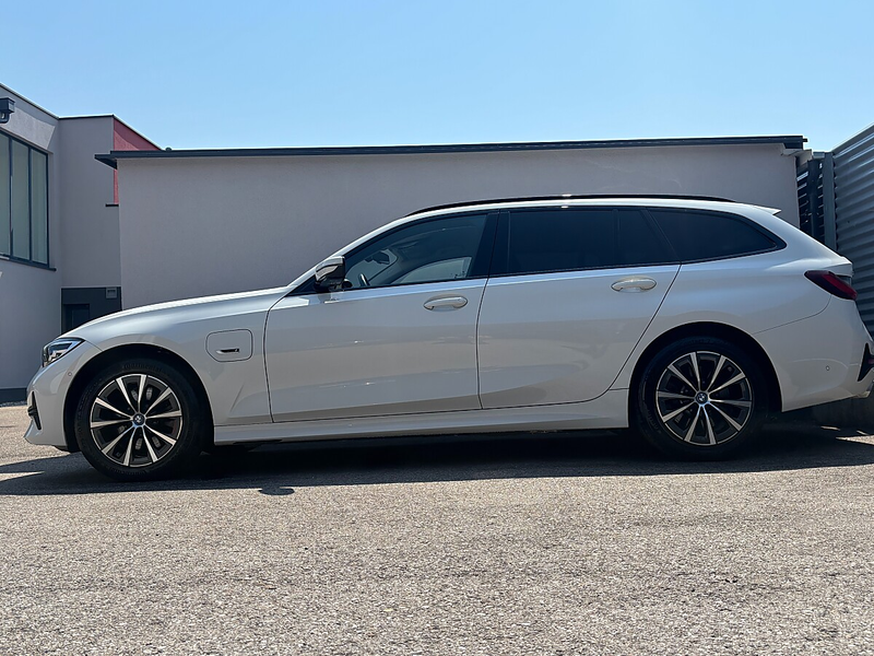 BMW 320 e PHEV xDrive Touring Aut.SPORTLINE/ACC/LIVE.C.... — photo 9