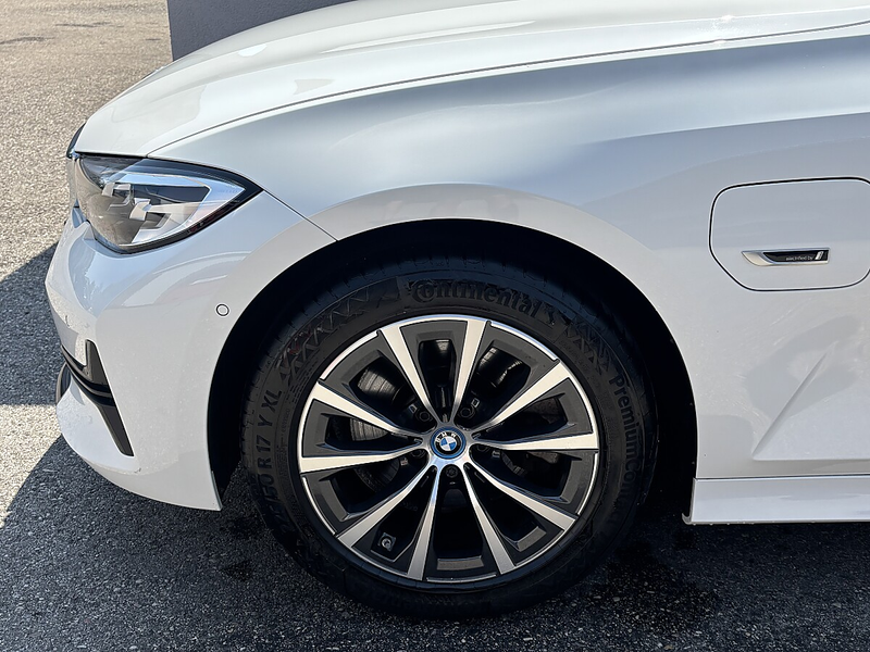 BMW 320 e PHEV xDrive Touring Aut.SPORTLINE/ACC/LIVE.C.... — photo 11