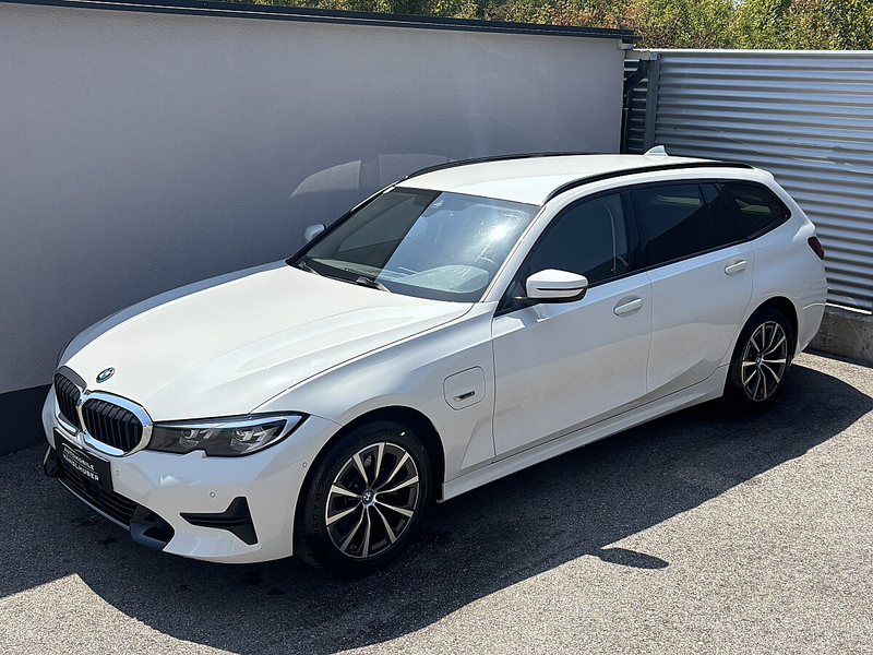 BMW 320 e PHEV xDrive Touring Aut.SPORTLINE/ACC/LIVE.C....
