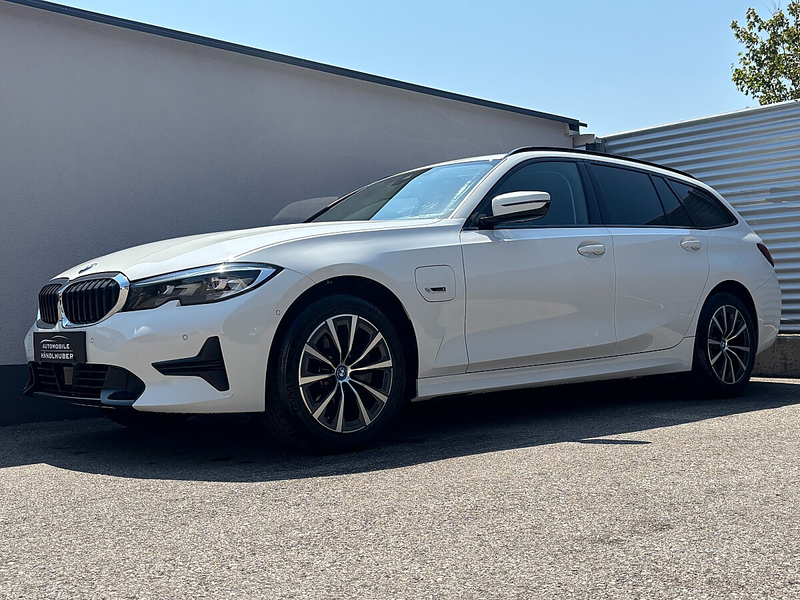 BMW 320 e PHEV xDrive Touring Aut.SPORTLINE/ACC/LIVE.C.... — photo 2