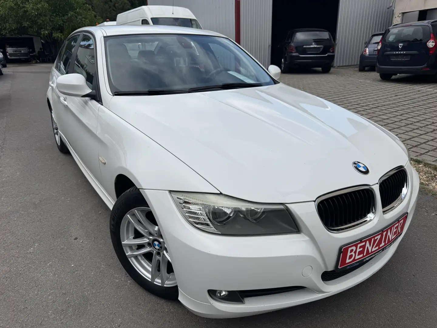 BMW 318 318i/Steuerkette Neu/Temp/SHZ/Klima/PDC/Alu/Isofix Weiß - 1