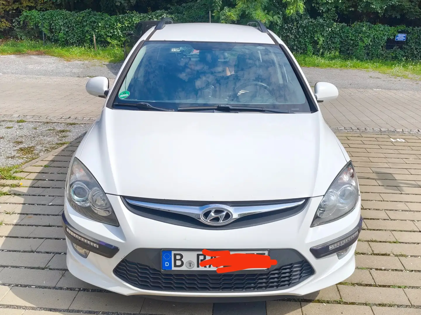 Hyundai i30 i30cw 1.4 Classic Blanc - 2