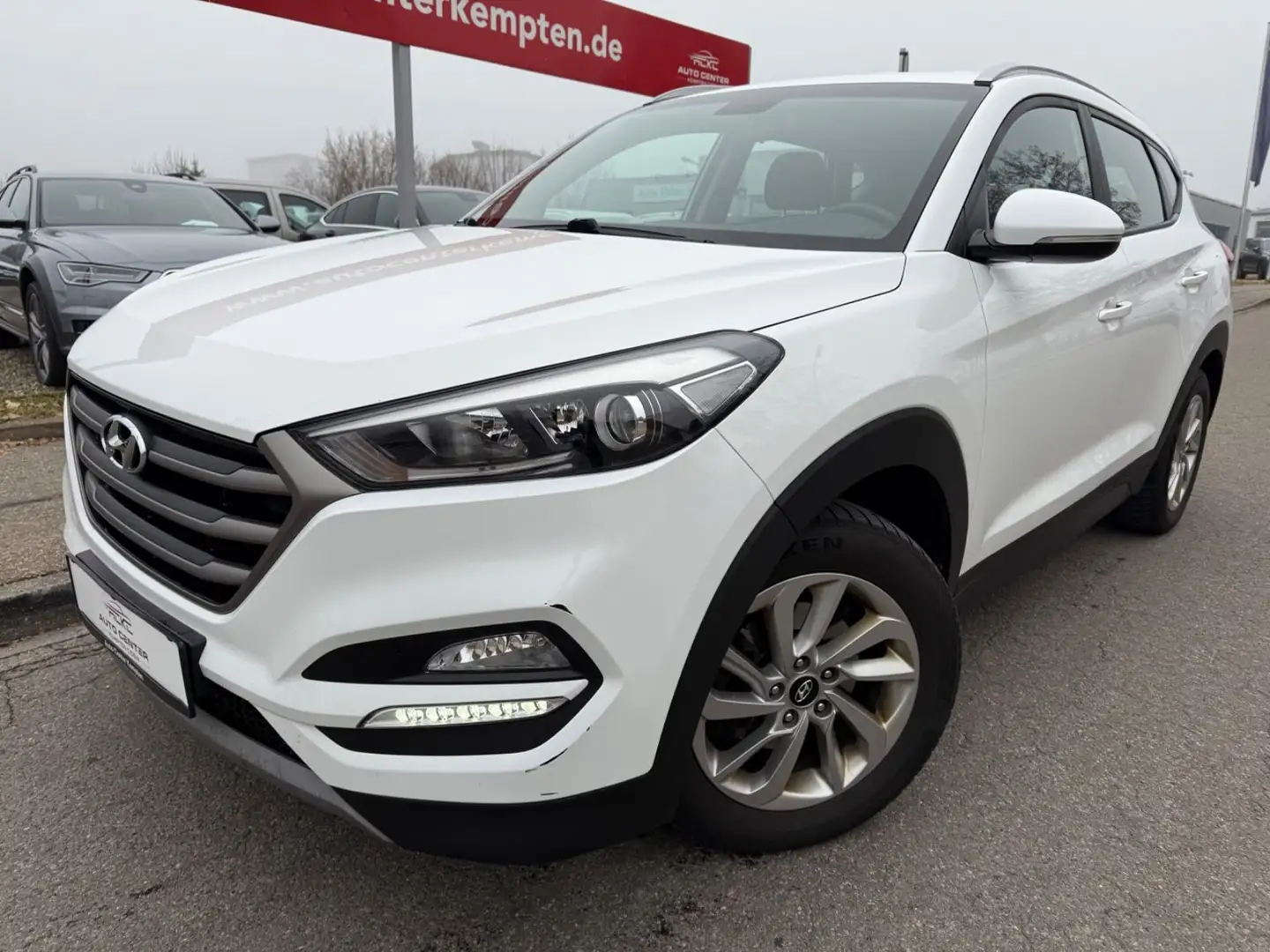 Hyundai TUCSON Trend 4WD*LED*Automatik Blanc - 1