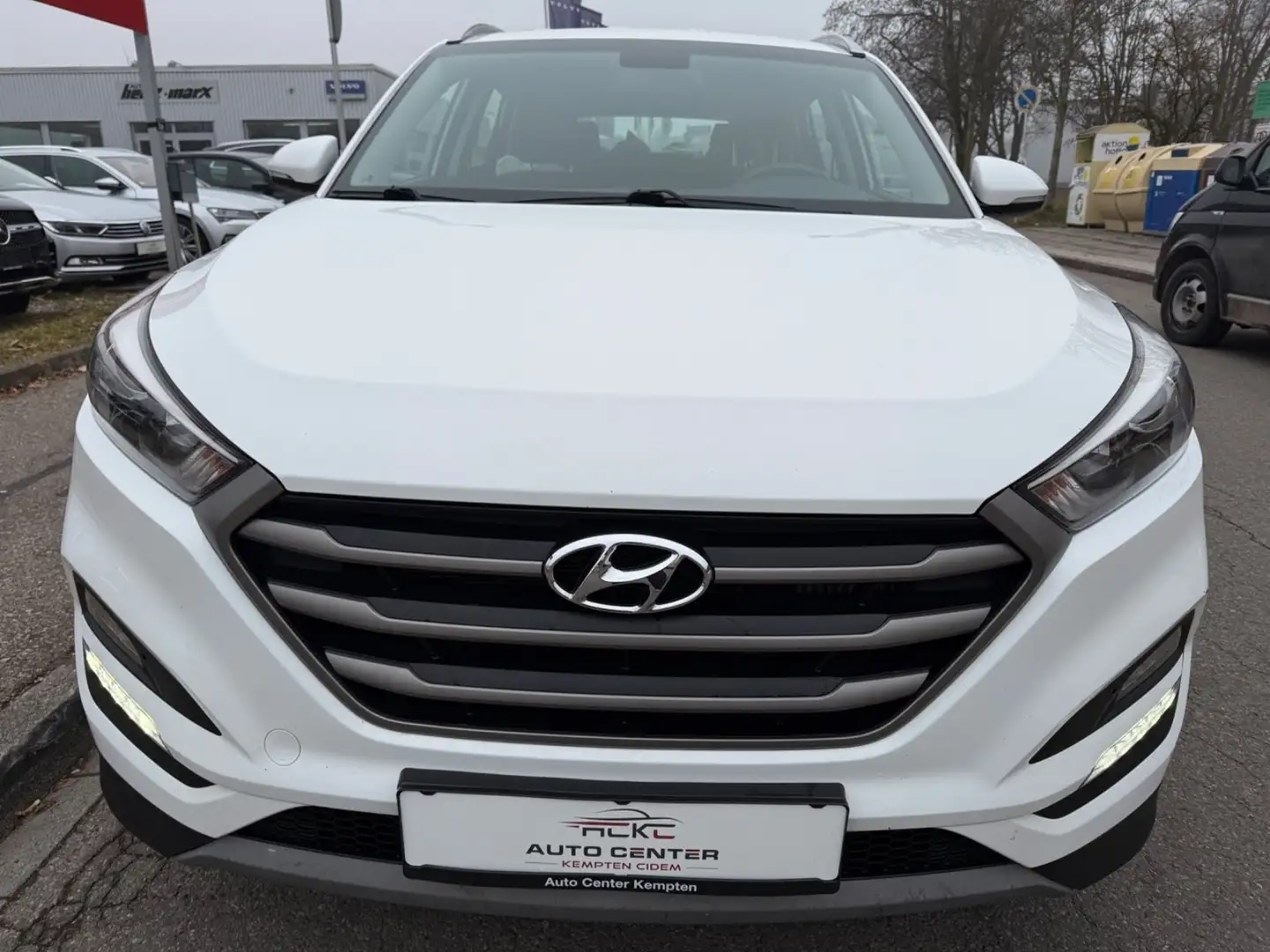 Hyundai TUCSON Trend 4WD*LED*Automatik Blanc - 2
